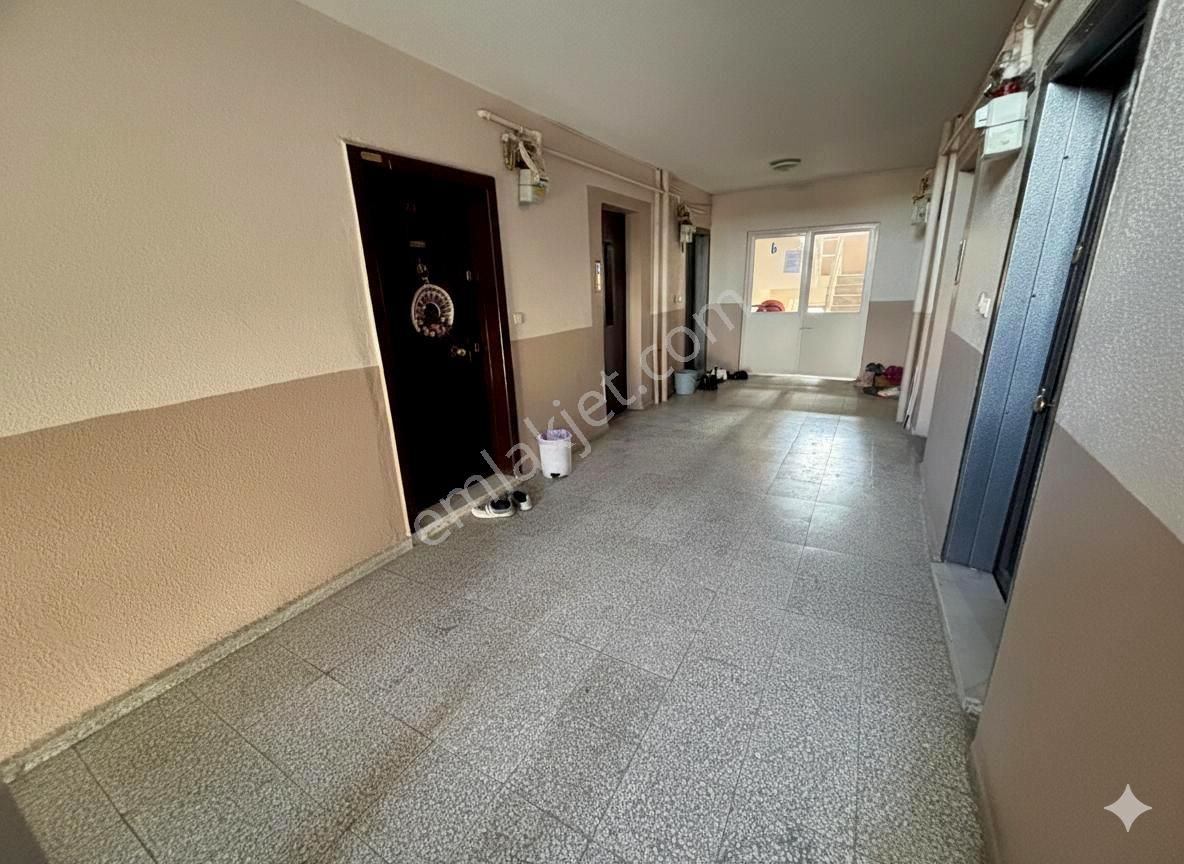 Emre Emlak'ta Ulubatlı Hasan'da Site İçi Asansörlü Arakat Kiralık Daire - Görsel 20