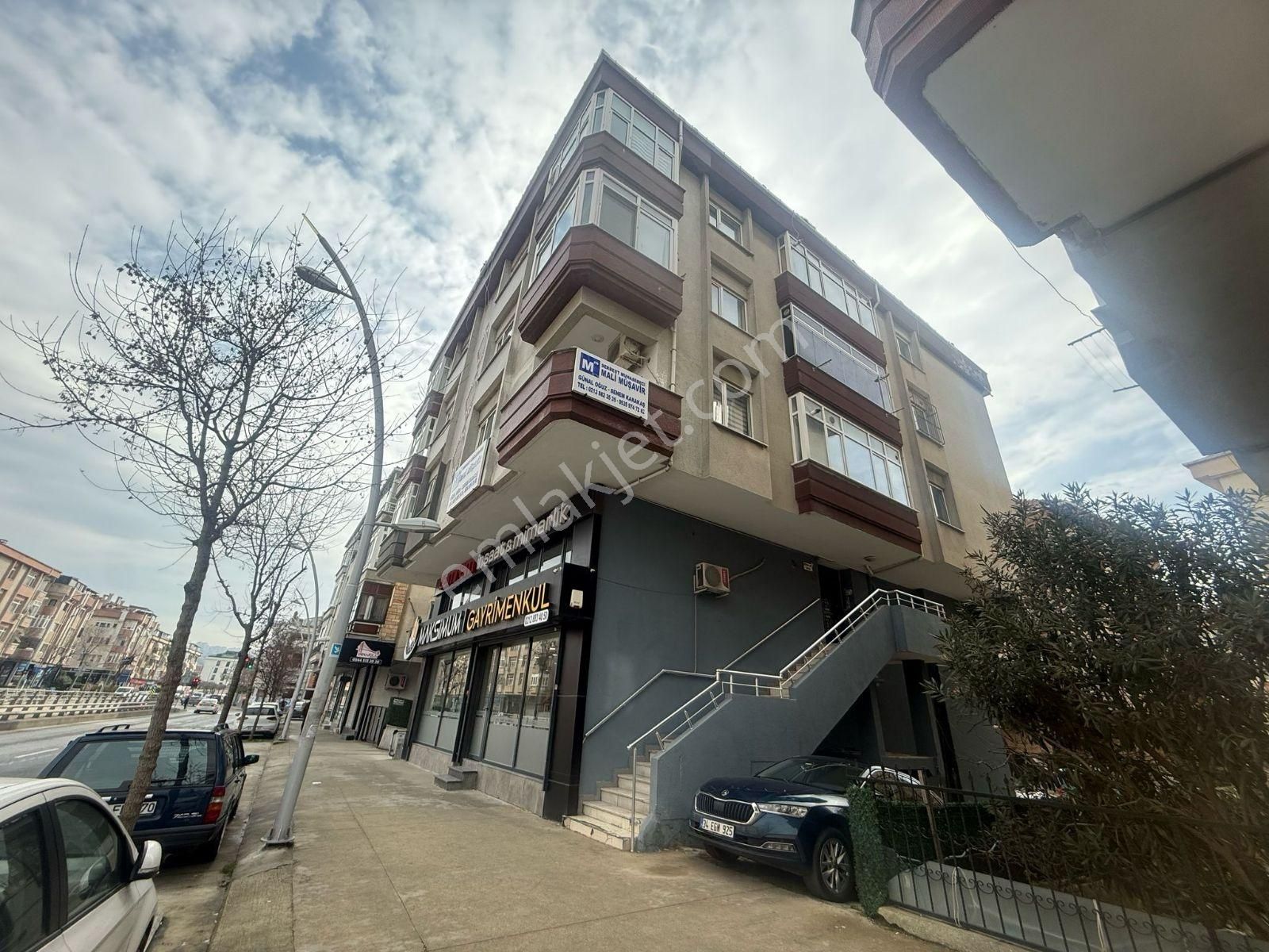 Büyükçekmece Fatih Mahallesi Cengiz. Opel Cad 3+1 160m2 - Görsel 18