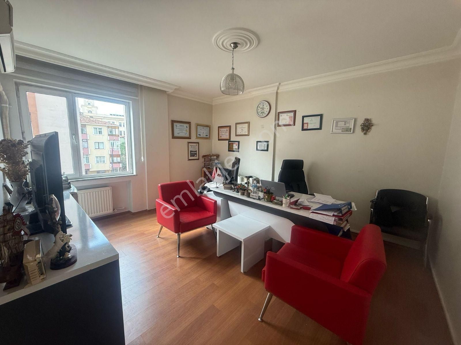 Büyükçekmece Fatih Mahallesi Cengiz. Opel Cad 3+1 160m2 - Görsel 12