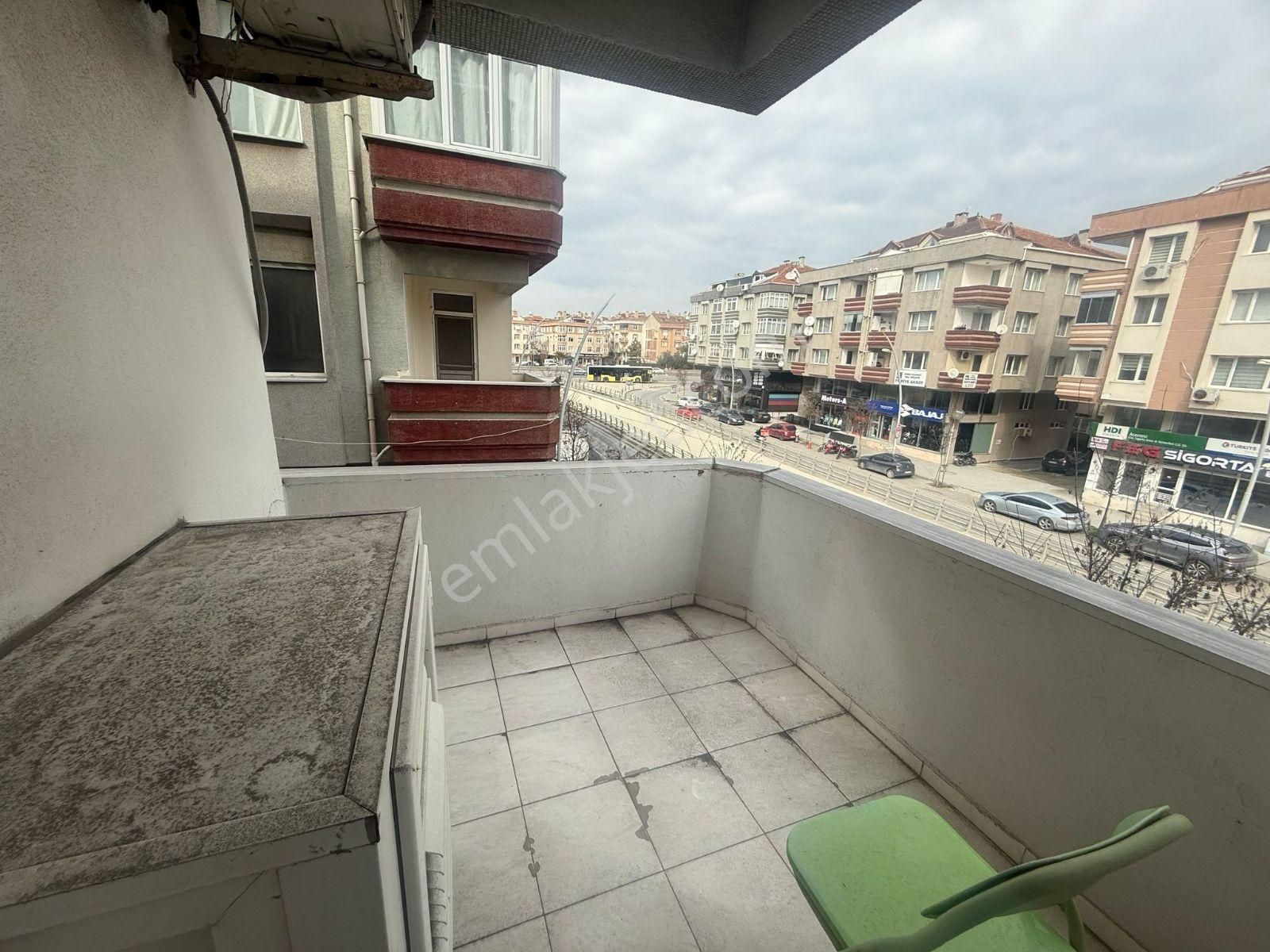 Büyükçekmece Fatih Mahallesi Cengiz. Opel Cad 3+1 160m2 - Görsel 2