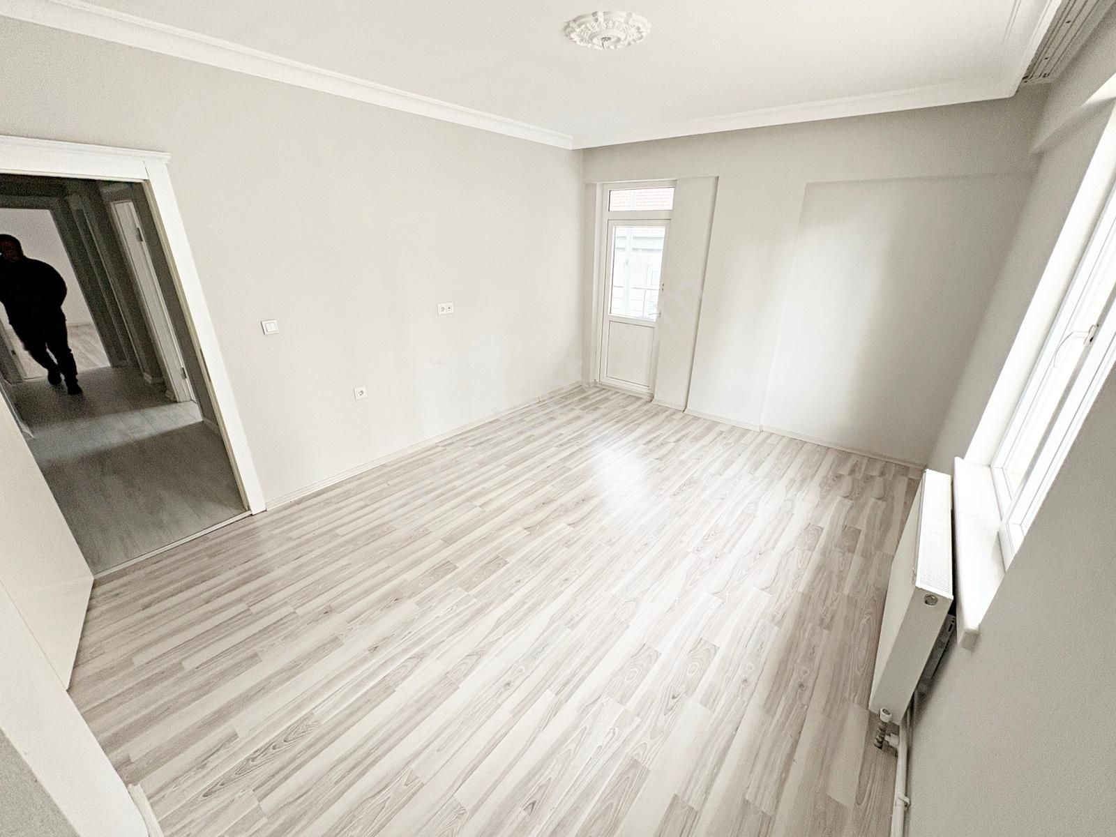 4+1 Katta Tek Daire Etlik Bulvar Paraleli Toplu Taşıma Yakını - Görsel 24