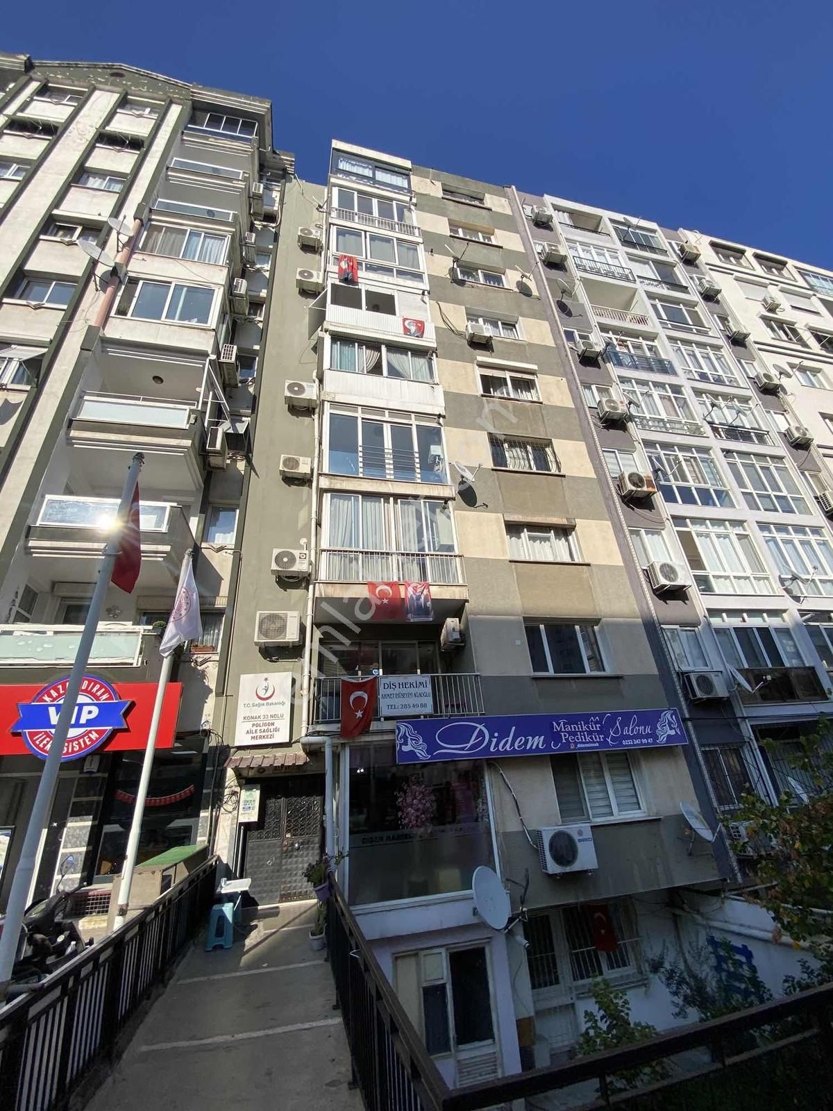 İzmir İnönü Cad. Üzeri Poligon Metro Yanı 3+1 Asm Kiracılı Daire