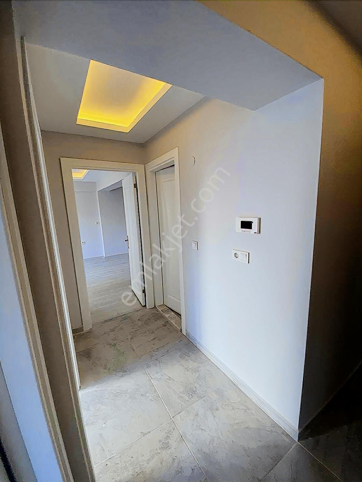 Bozyaka Cadde Yakınında Sıfır 2+1 Asansörlü Otoparklı Daire
