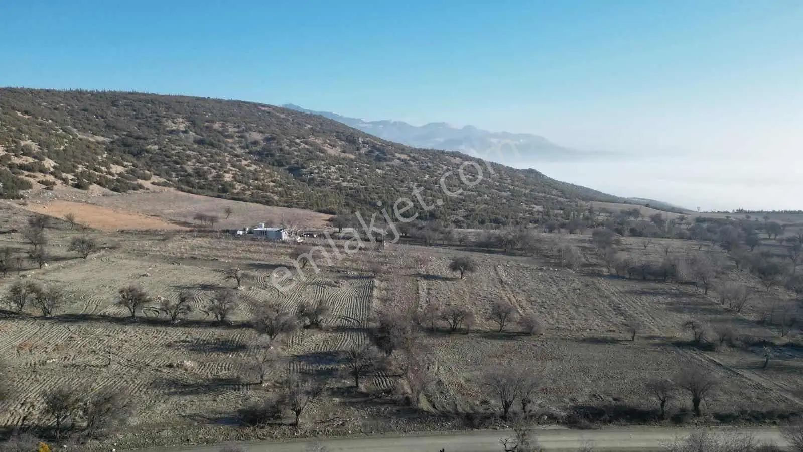 Burdur_fethiye_otoyoluna_400_metre_mesafede_kadastro_yol_var - Görsel 4