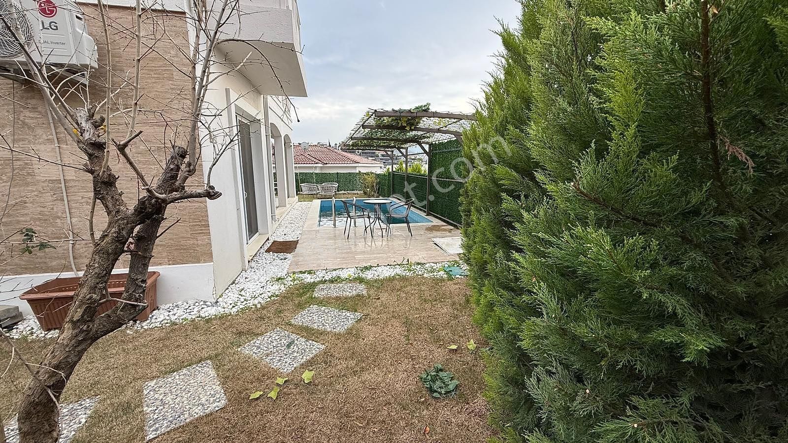 Kuşadası'nda Bahçeli Ve Havuzlu Müstakil Yeni Villa | Tekce - Görsel 10