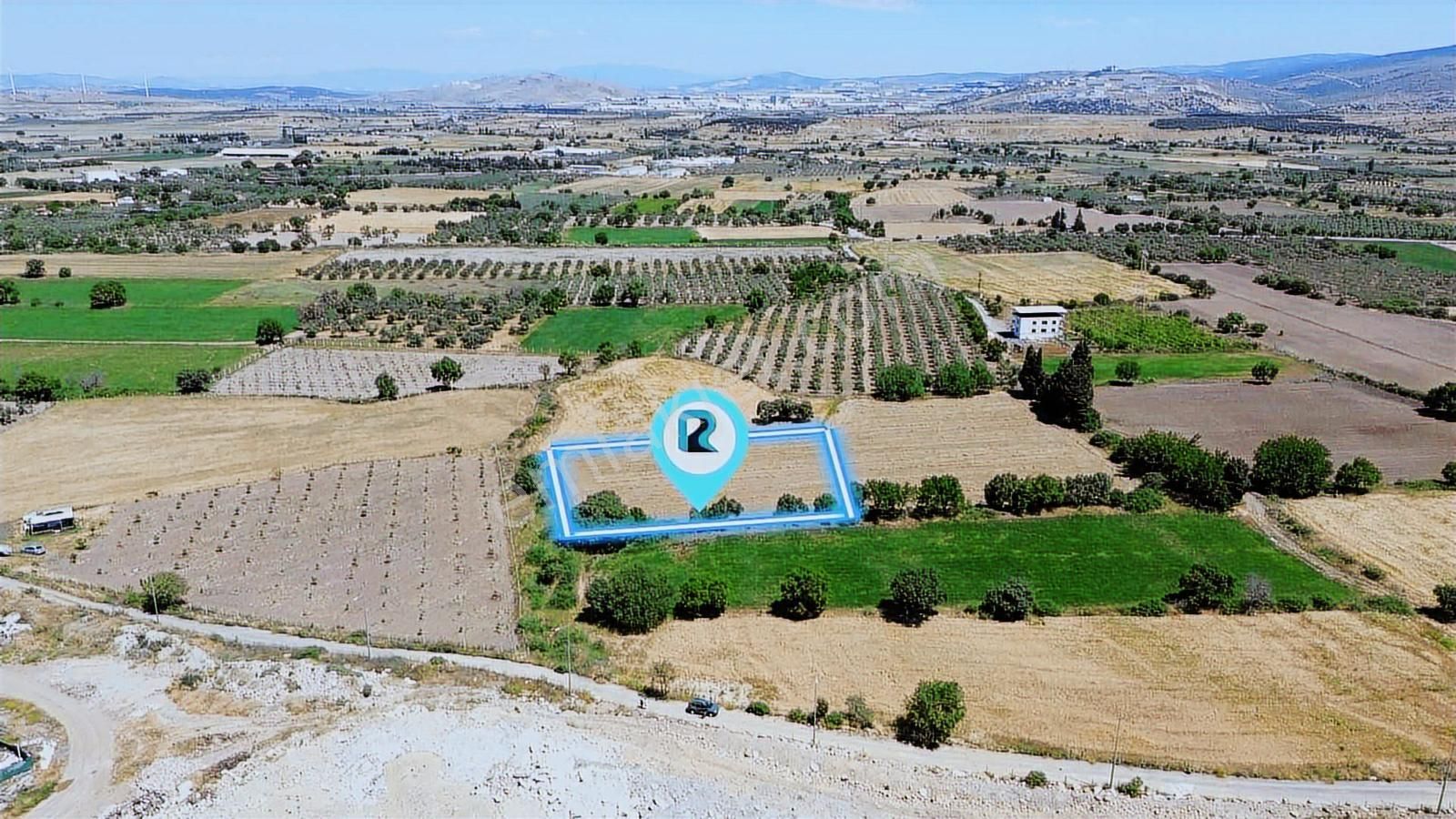 Realivadan Aliağa Güzelhisar'da Satılık Müstakil Tapulu Tarla