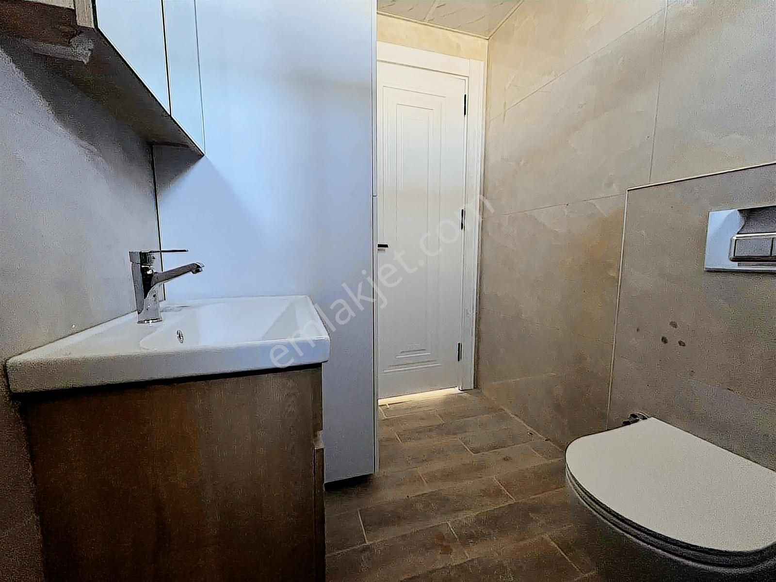 Barbaros'ta Havuz Manzaralı Lüks 2+1 - Görsel 6