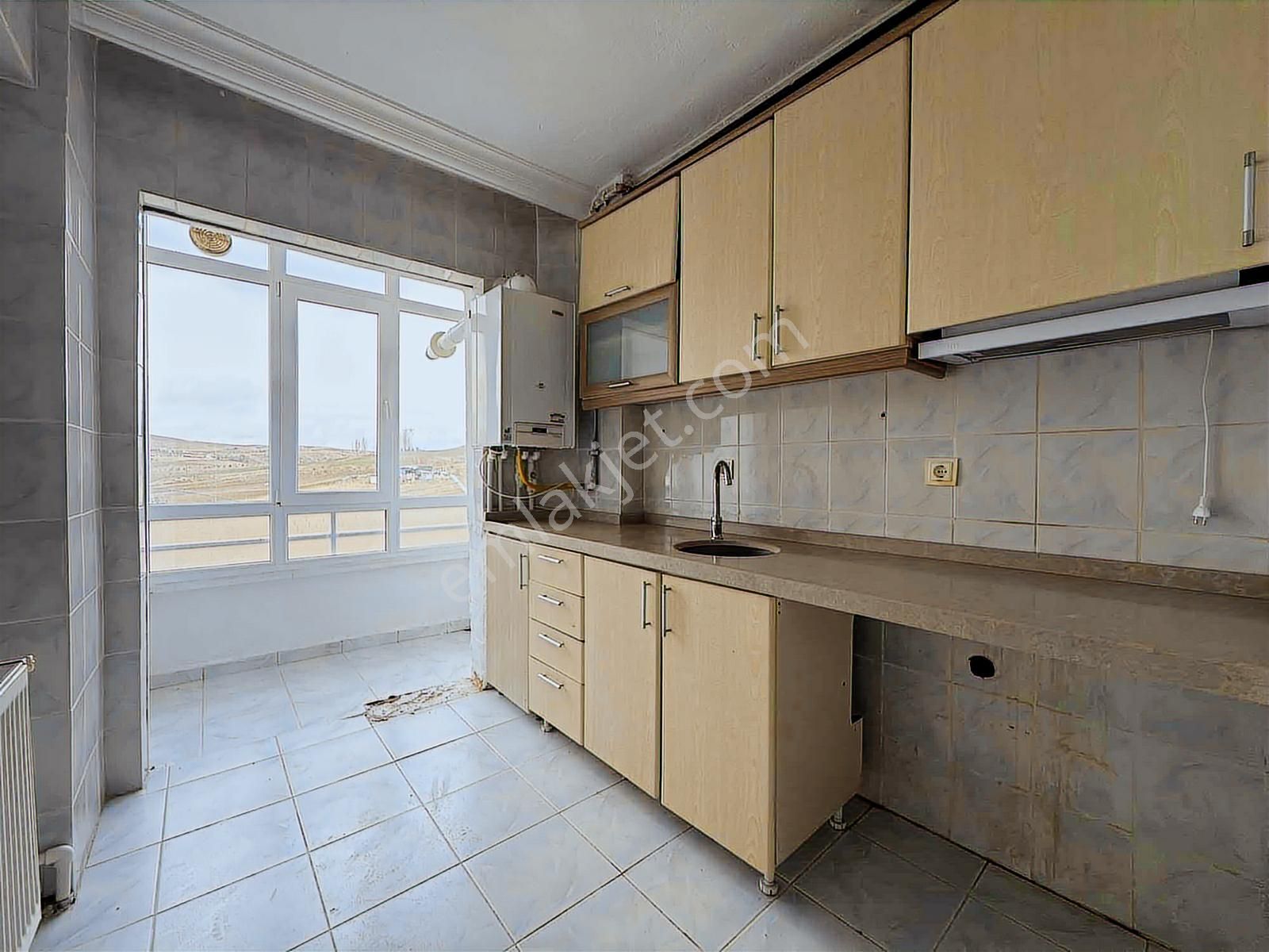 Keskin'den Okul Yakını Ara Kat Asansörlü 3+1 Daire - Görsel 8