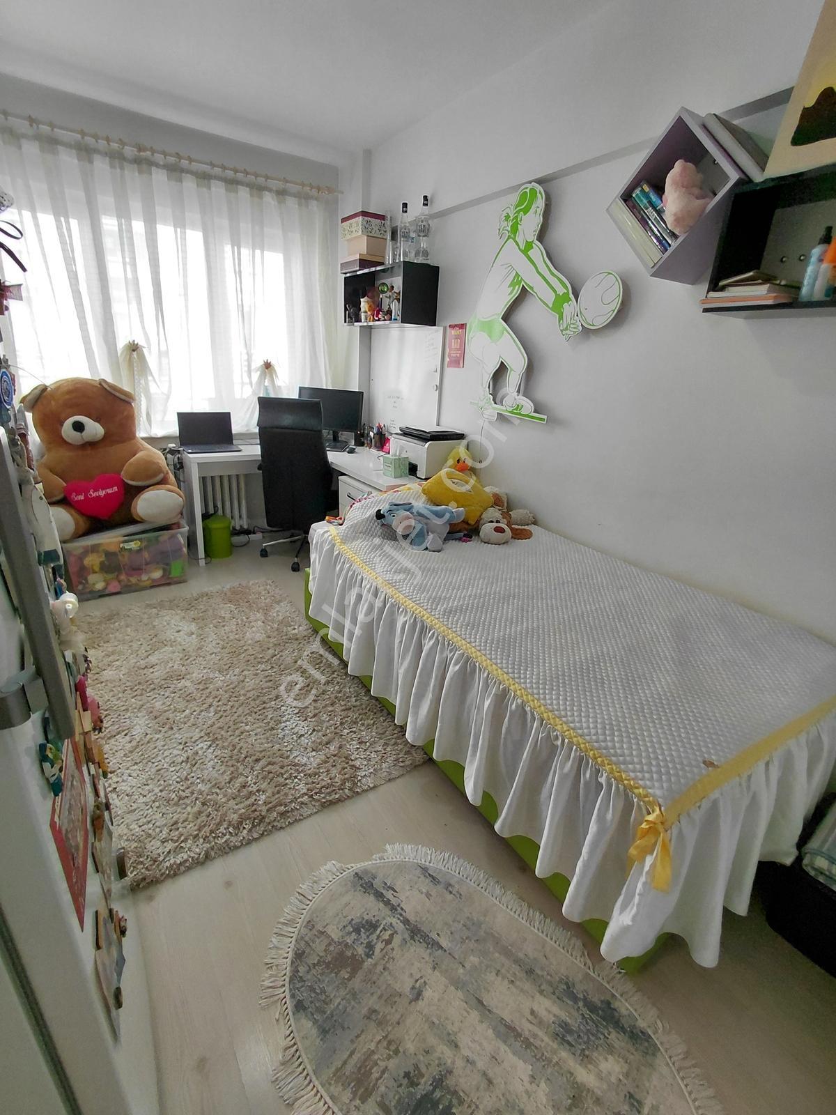 Satılık 3+1 Arakat Kırmızıtoprak Mah.asansörlü Bakımlı Daire - Görsel 6