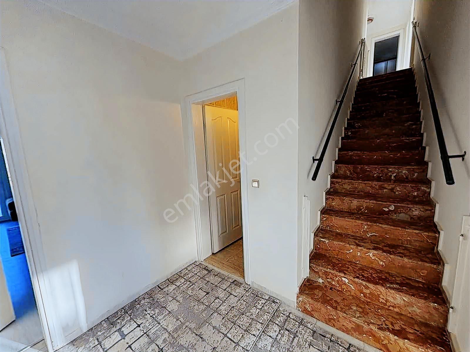 Denize Ve Amfi Tiyatroya 150 M Mesafede 3+1 Manzaralı Dubleks - Görsel 15