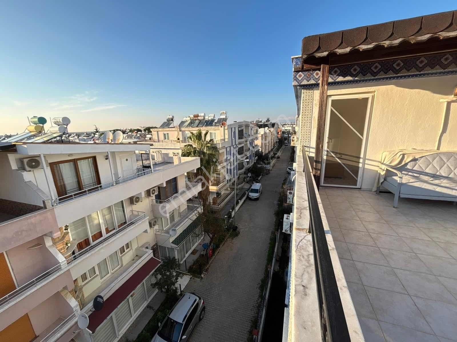 Denize Ve Amfi Tiyatroya 150 M Mesafede 3+1 Manzaralı Dubleks - Görsel 29