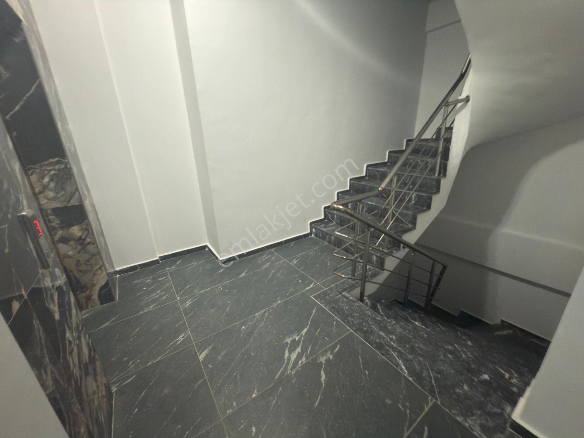 Kuşadası Davutlarda Eşyalı 1+1 Satılık Daire - Görsel 17