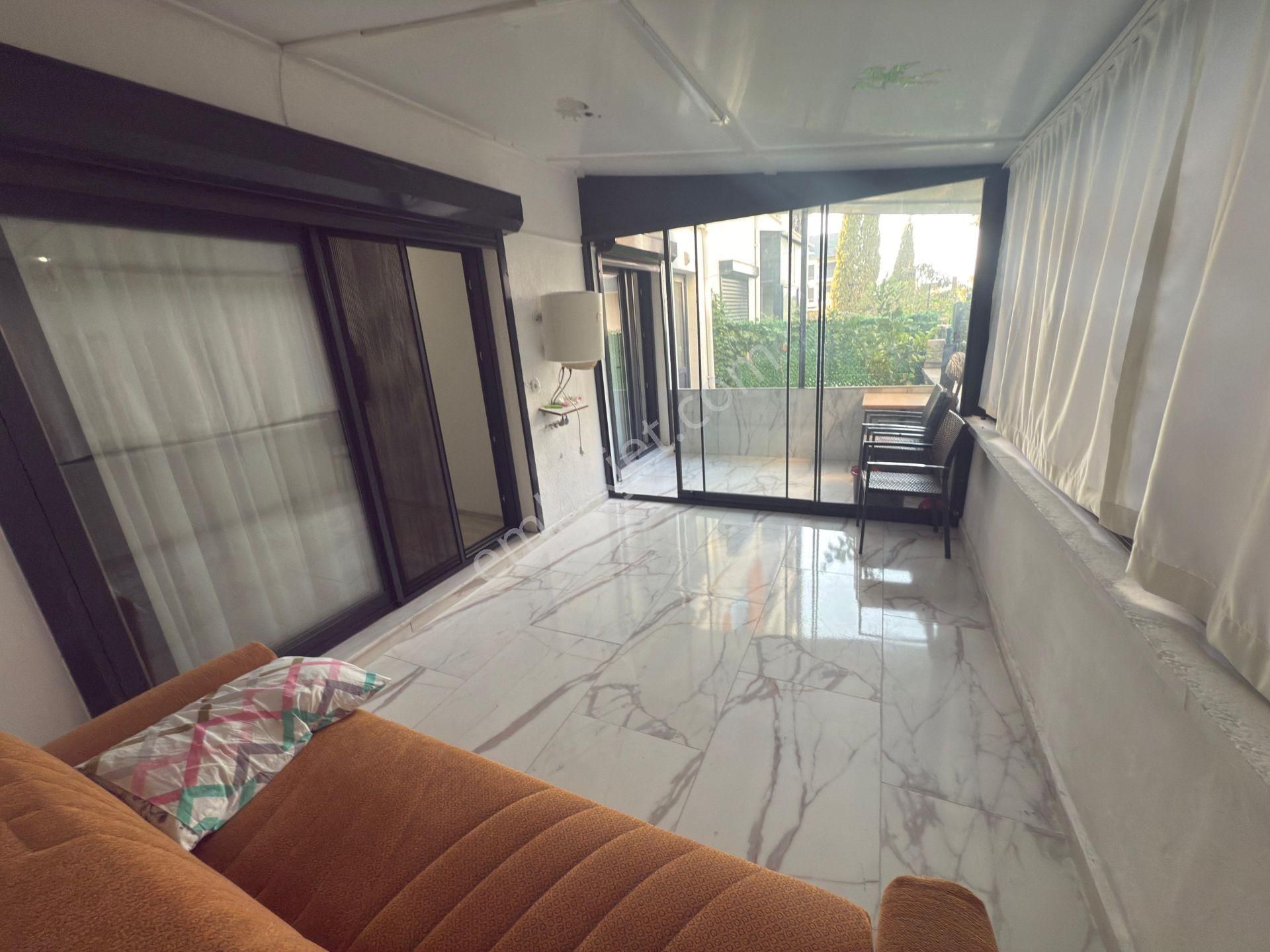 Kuşadası Davutlarda Eşyalı 1+1 Satılık Daire