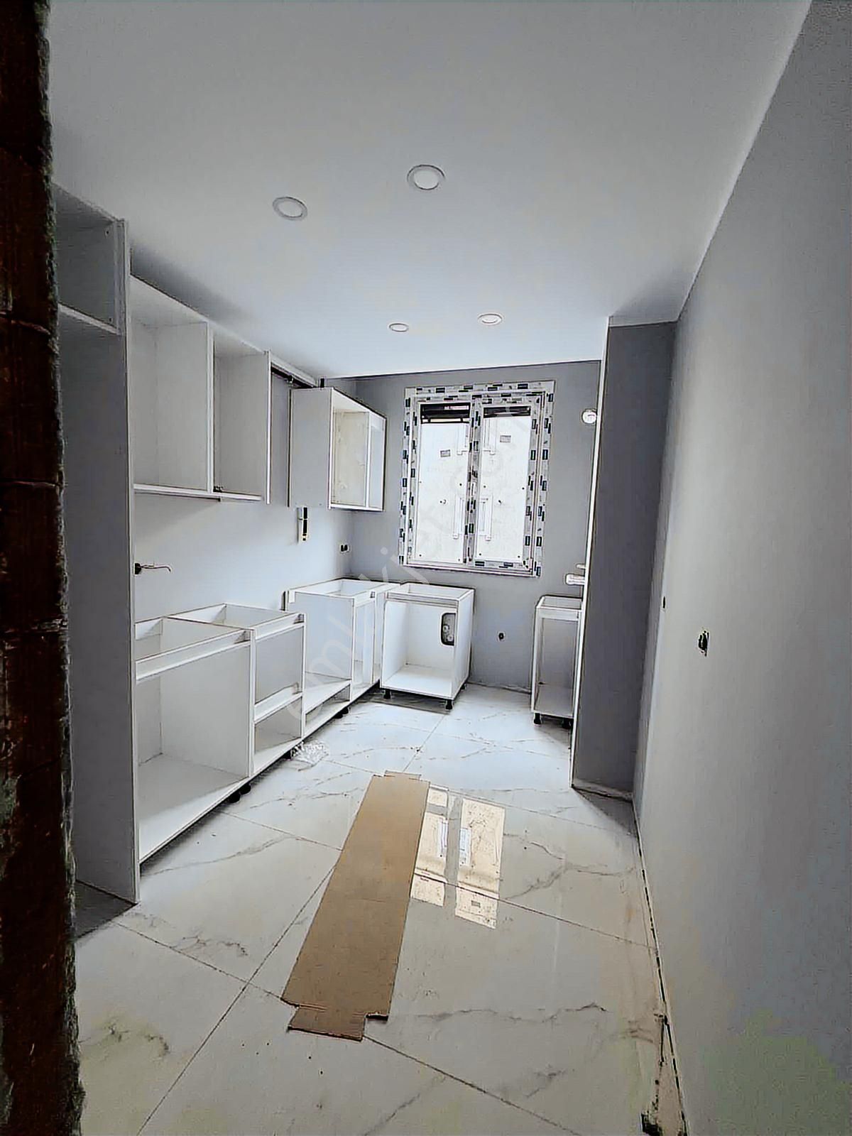 Cevizli'de Minibüs Yolu Üzeri 1 Aya Teslim 3+1 Sıfır Daire - Görsel 5