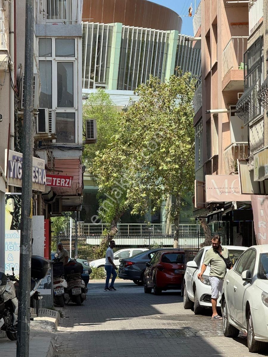 Bornova Küçük Parka Yürüme Mesafesinde 2+1 Satılık Daire - Görsel 11