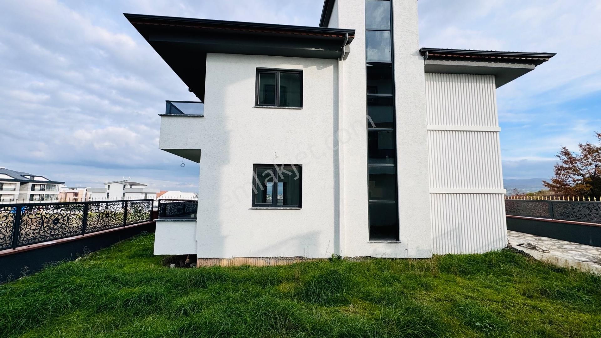 Yalova Toki Konutlarının Üst Kısmında Satılık Müstakil Villa - Görsel 3