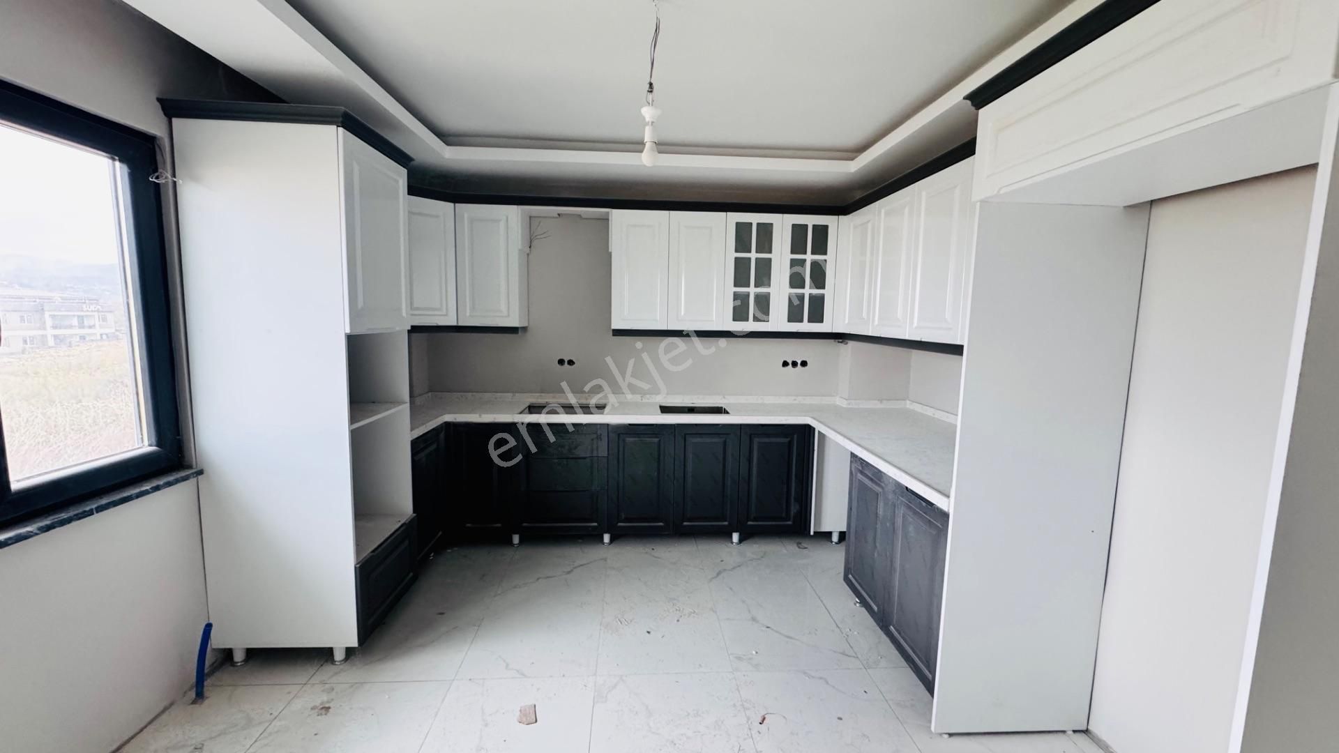 Yalova Toki Konutlarının Üst Kısmında Satılık Müstakil Villa - Görsel 25