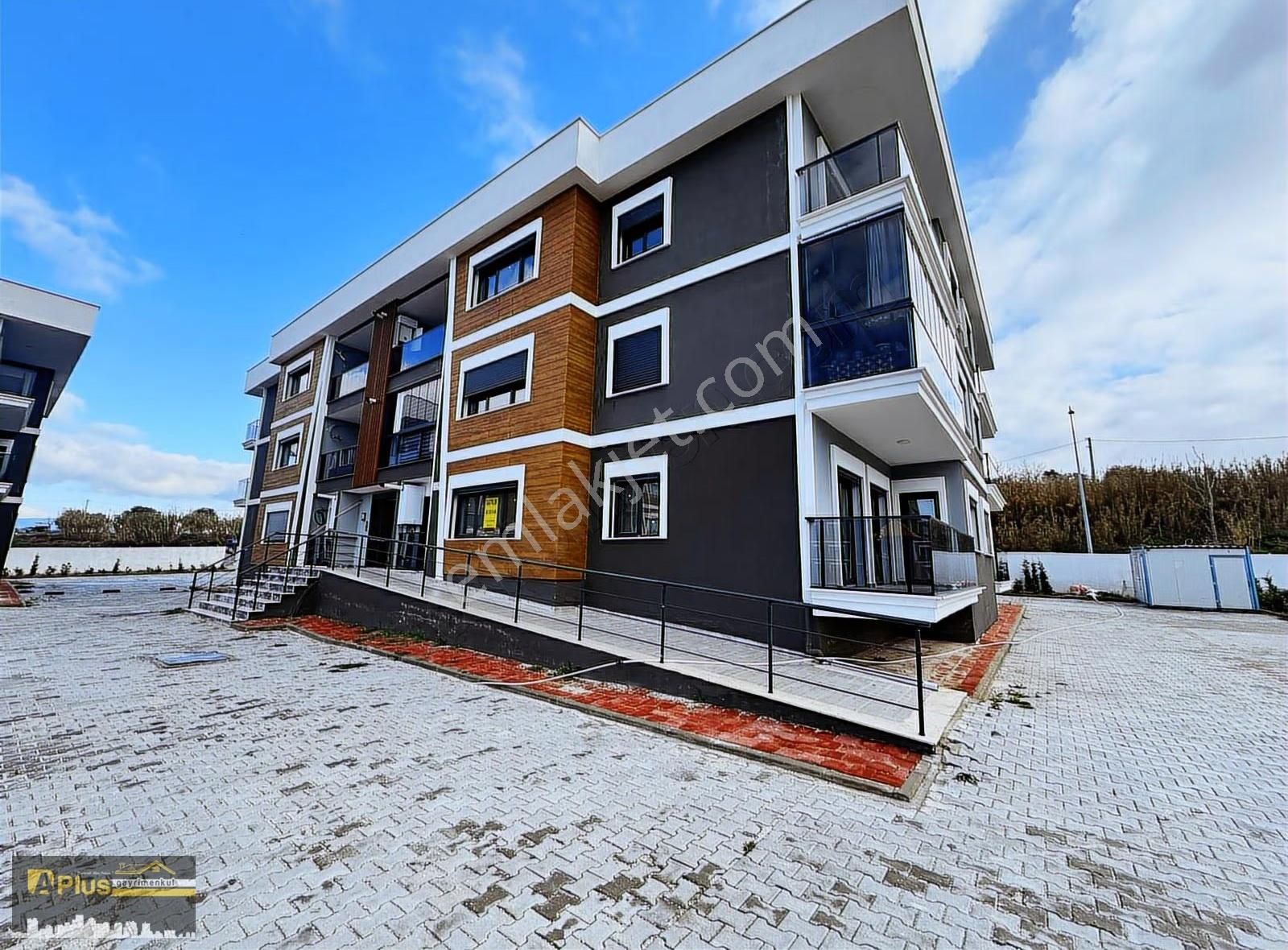 A Plus Gayrimenkulden Havuzlu Sitede Satılık 3+1 Lüks Daire - Görsel 2