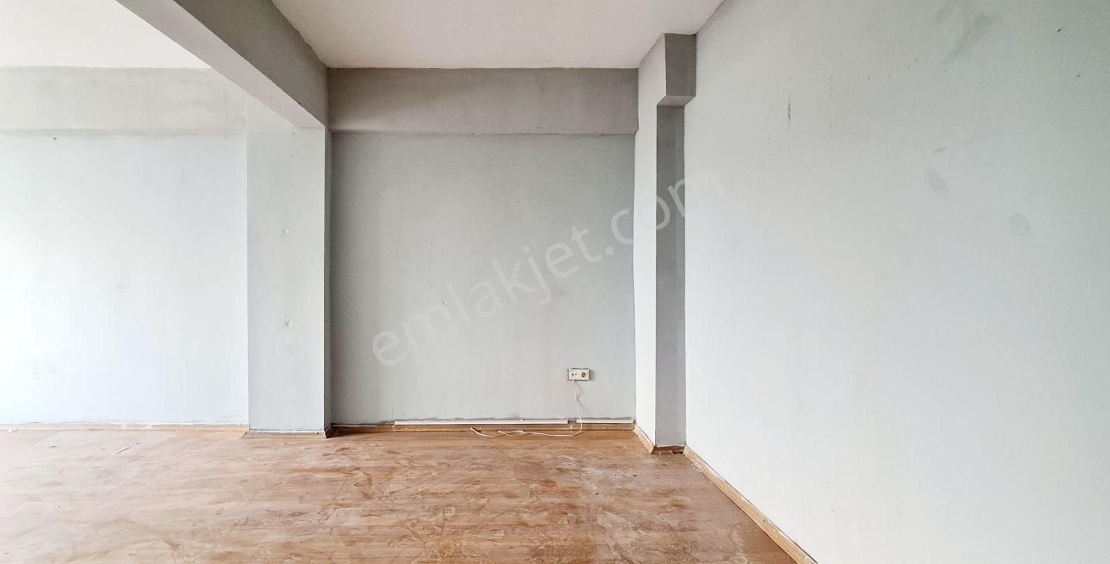 Alemdağ Caddesi Trafiğe Kapalı Kısım Çarşı Meydan Karşısı 20m² - Görsel 8