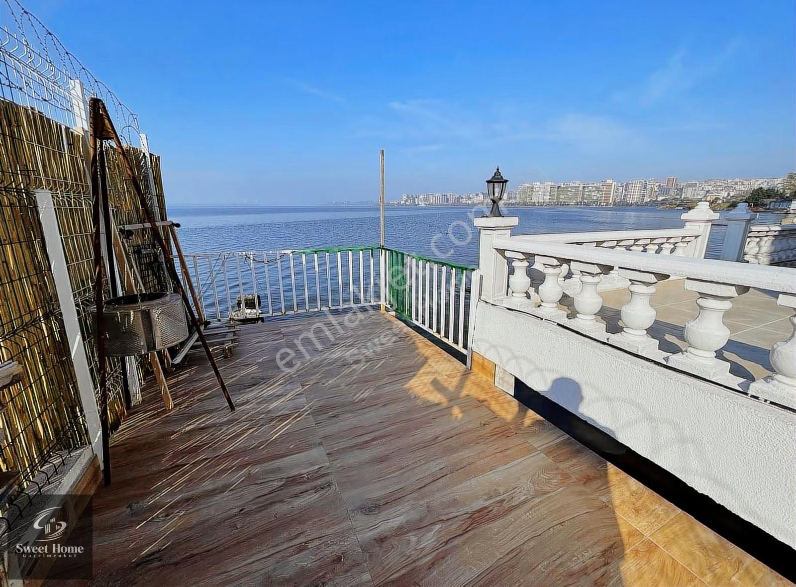 Küçükçekmece Gölü Kıyısında Muhteşem Manzaralı Kiralık Müstakil - Görsel 31