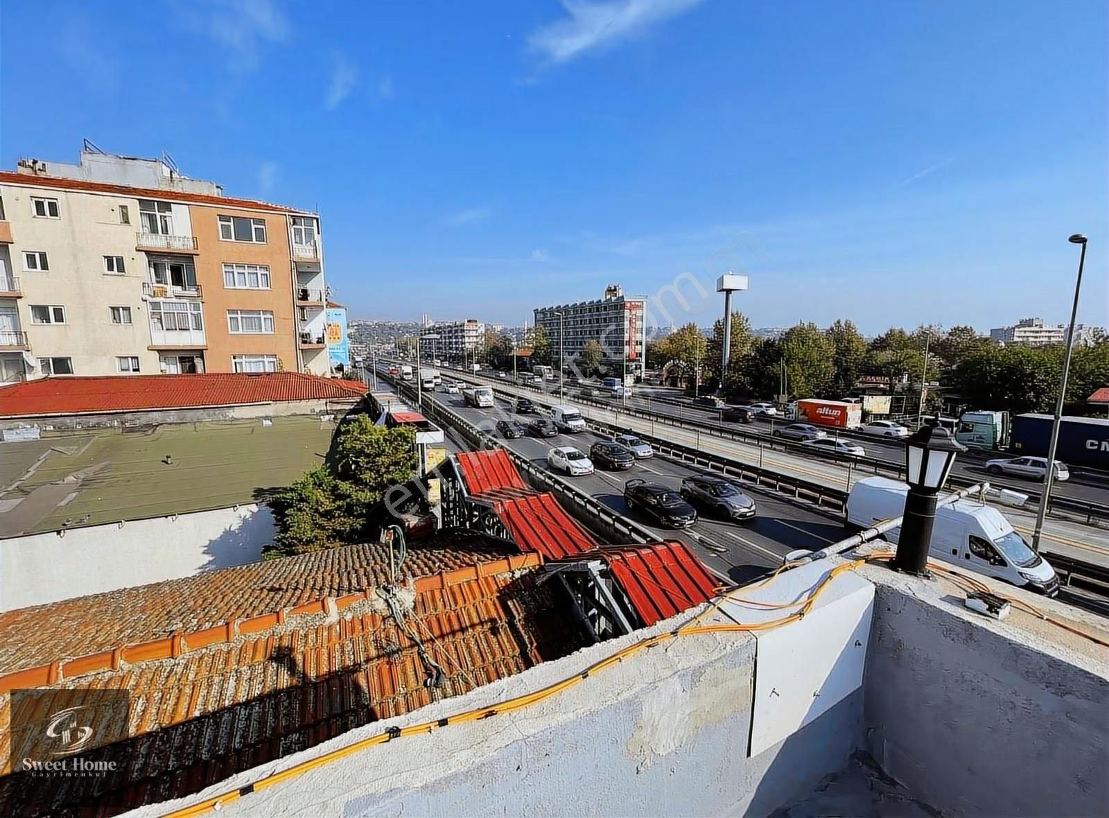 Küçükçekmece Gölü Kıyısında Muhteşem Manzaralı Kiralık Müstakil - Görsel 29