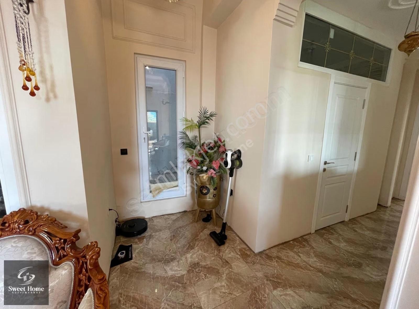 Küçükçekmece Gölü Kıyısında Muhteşem Manzaralı Kiralık Müstakil - Görsel 17