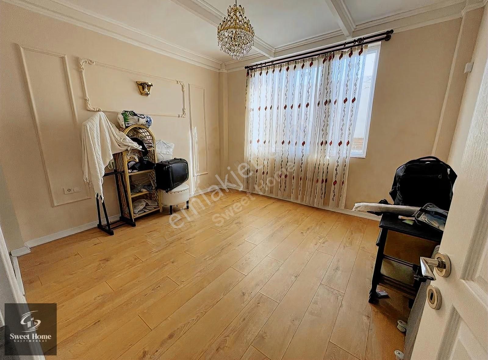 Küçükçekmece Gölü Kıyısında Muhteşem Manzaralı Kiralık Müstakil - Görsel 9