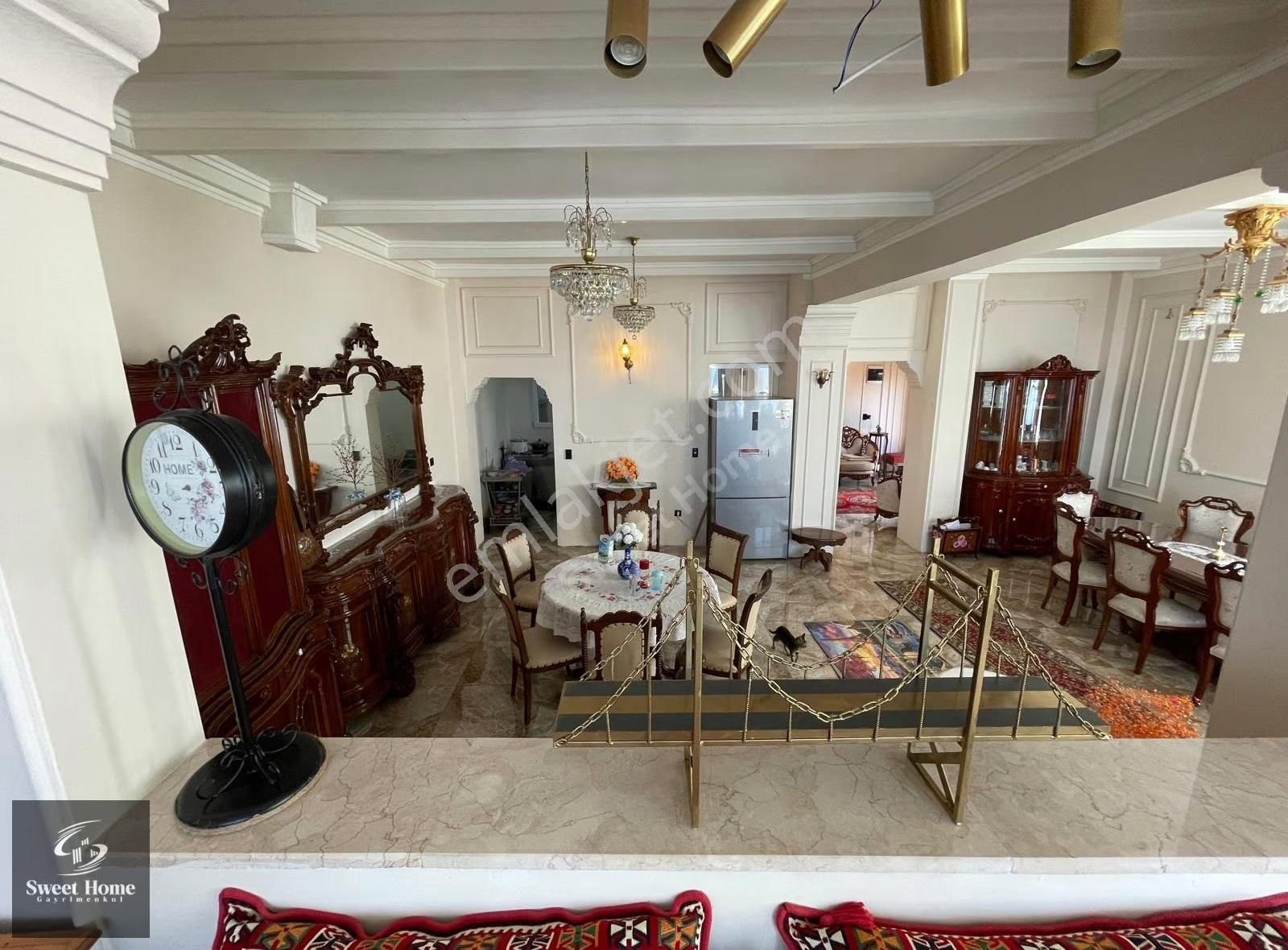 Küçükçekmece Gölü Kıyısında Muhteşem Manzaralı Kiralık Müstakil - Görsel 24