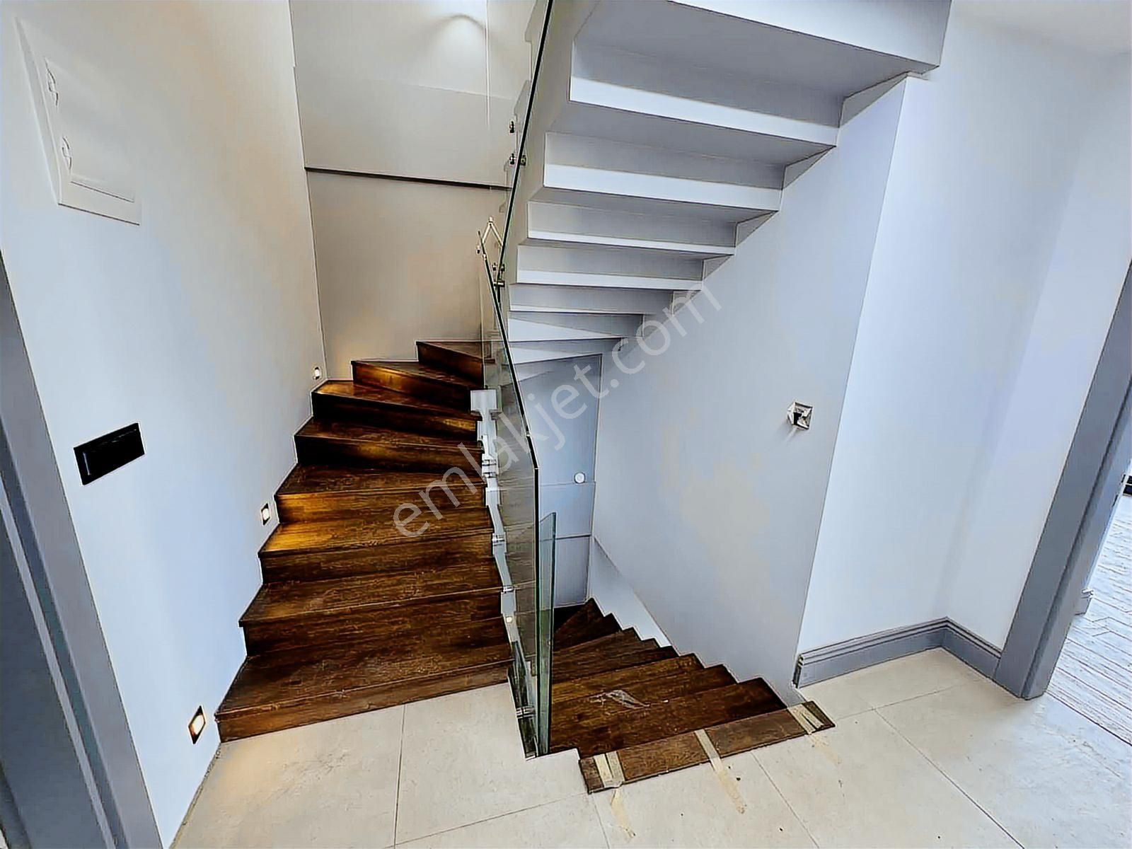 Kuşadası'nda Müstakil Havuzlu Ultra Lüks 5+1 Tripleks Villa - Görsel 28