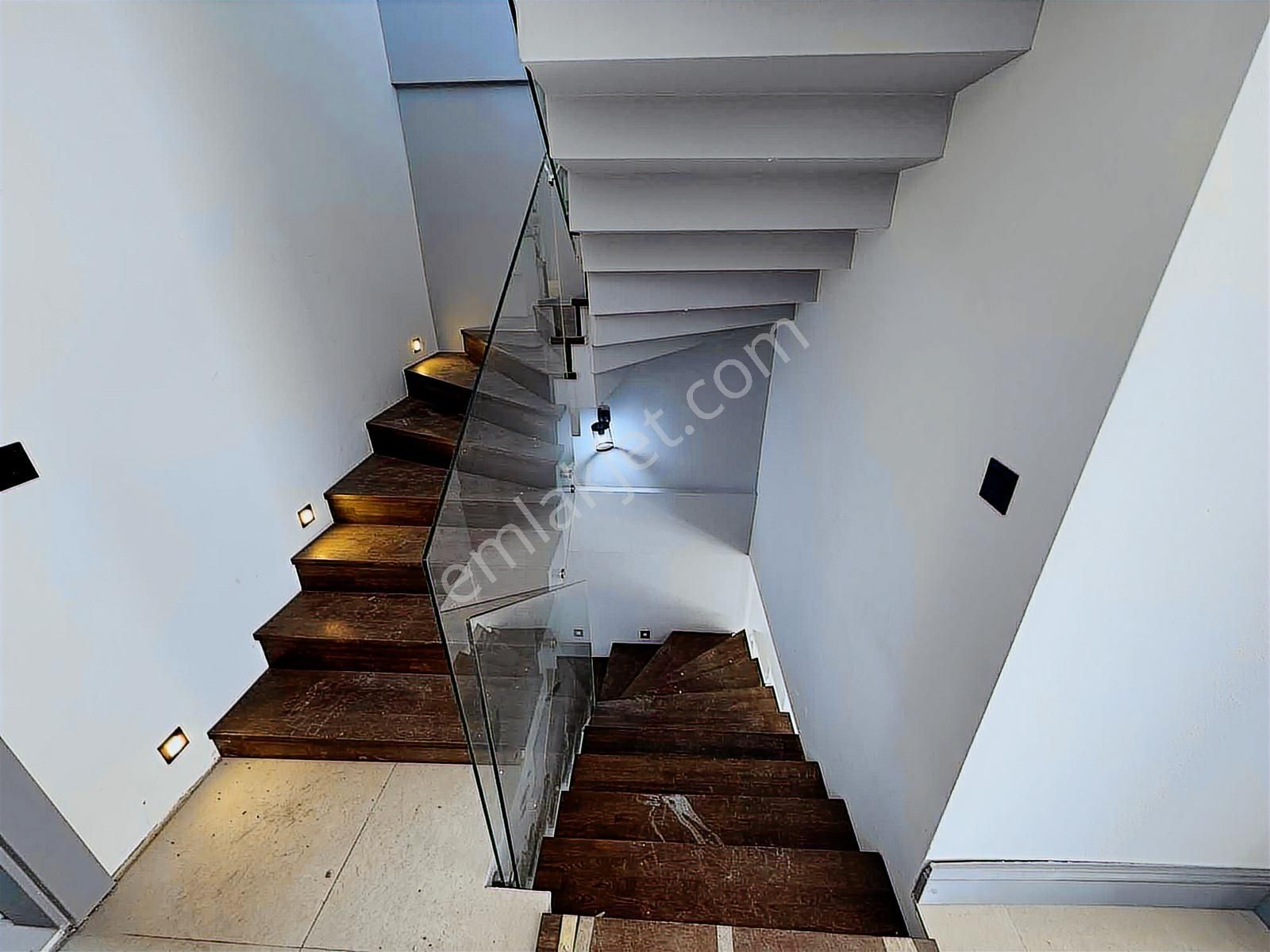 Kuşadası'nda Müstakil Havuzlu Ultra Lüks 5+1 Tripleks Villa - Görsel 33