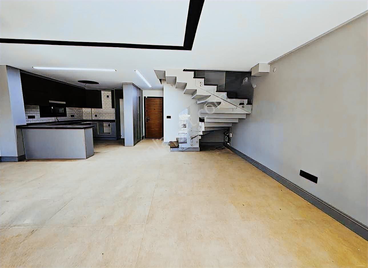 Kuşadası'nda Müstakil Havuzlu Ultra Lüks 5+1 Tripleks Villa - Görsel 9