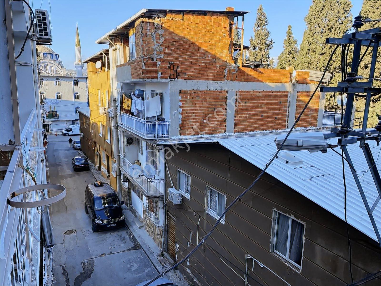 Bornova Altındağ Serintepe Mah Kiralık 2+1 Geniş Ara Kat Daire - Görsel 12