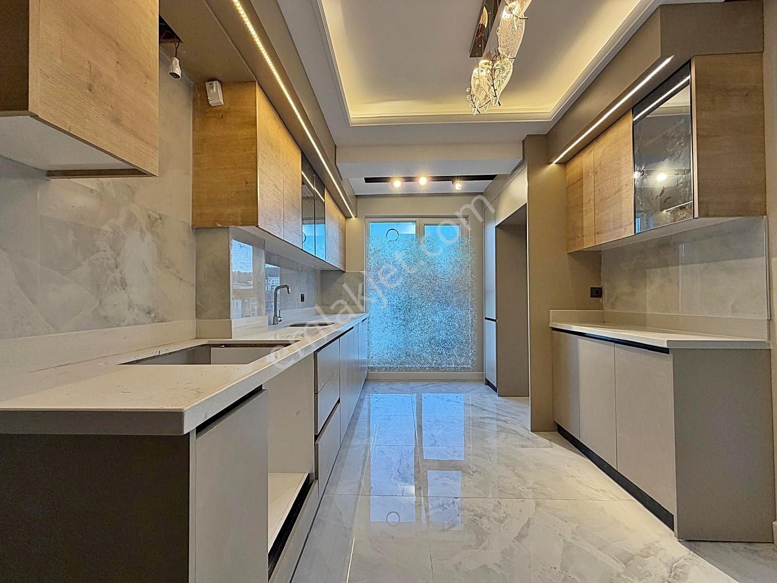 Yuvam'dan Ultra Lüks Harika İşçilik Merkezi Konum'da 3+1 Daire!! - Görsel 13