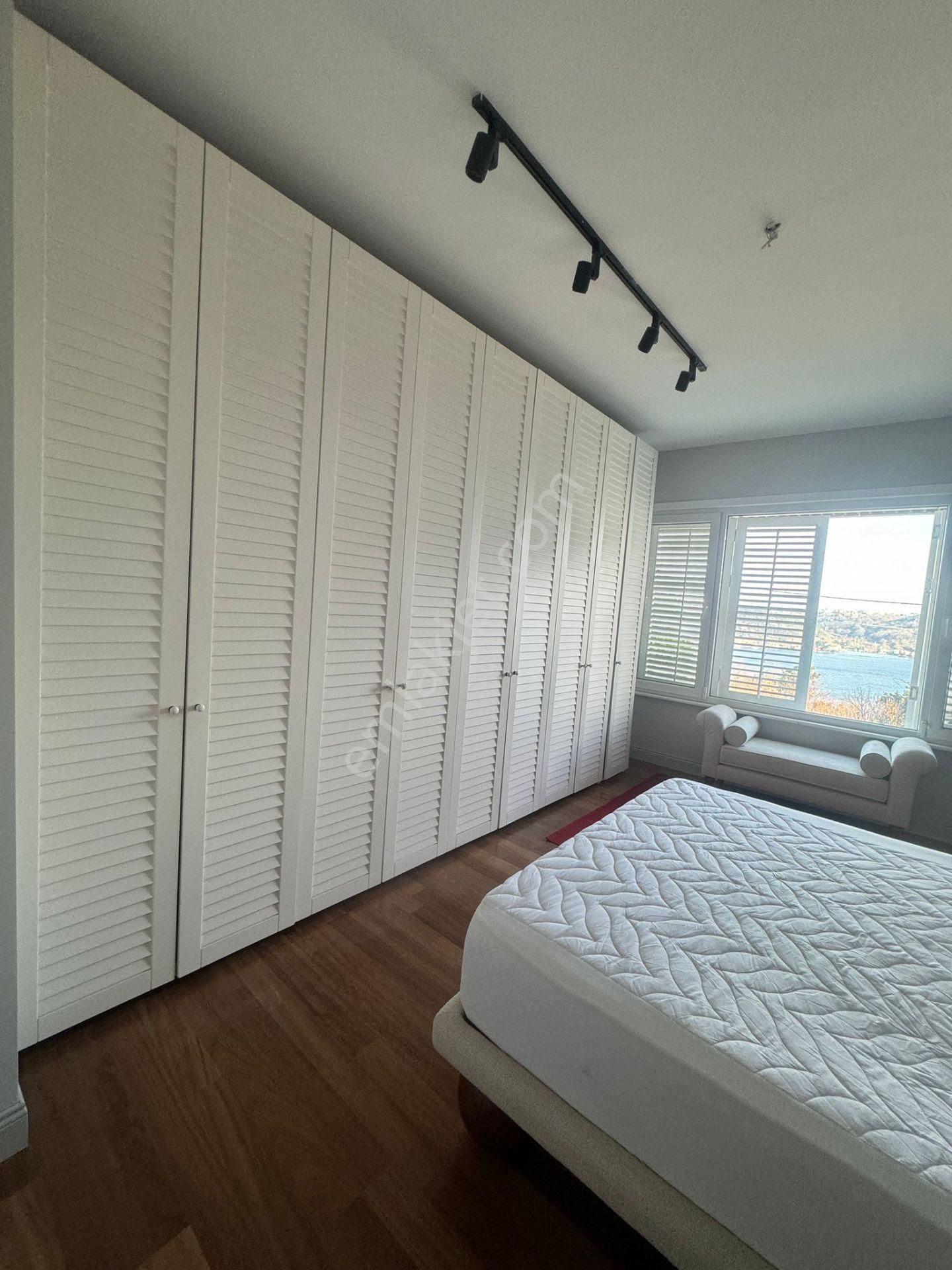 Emirganda Boğaz Manzaralı | Bahçeli | 2+1 Eşyalı Kiralık Daire - Görsel 18