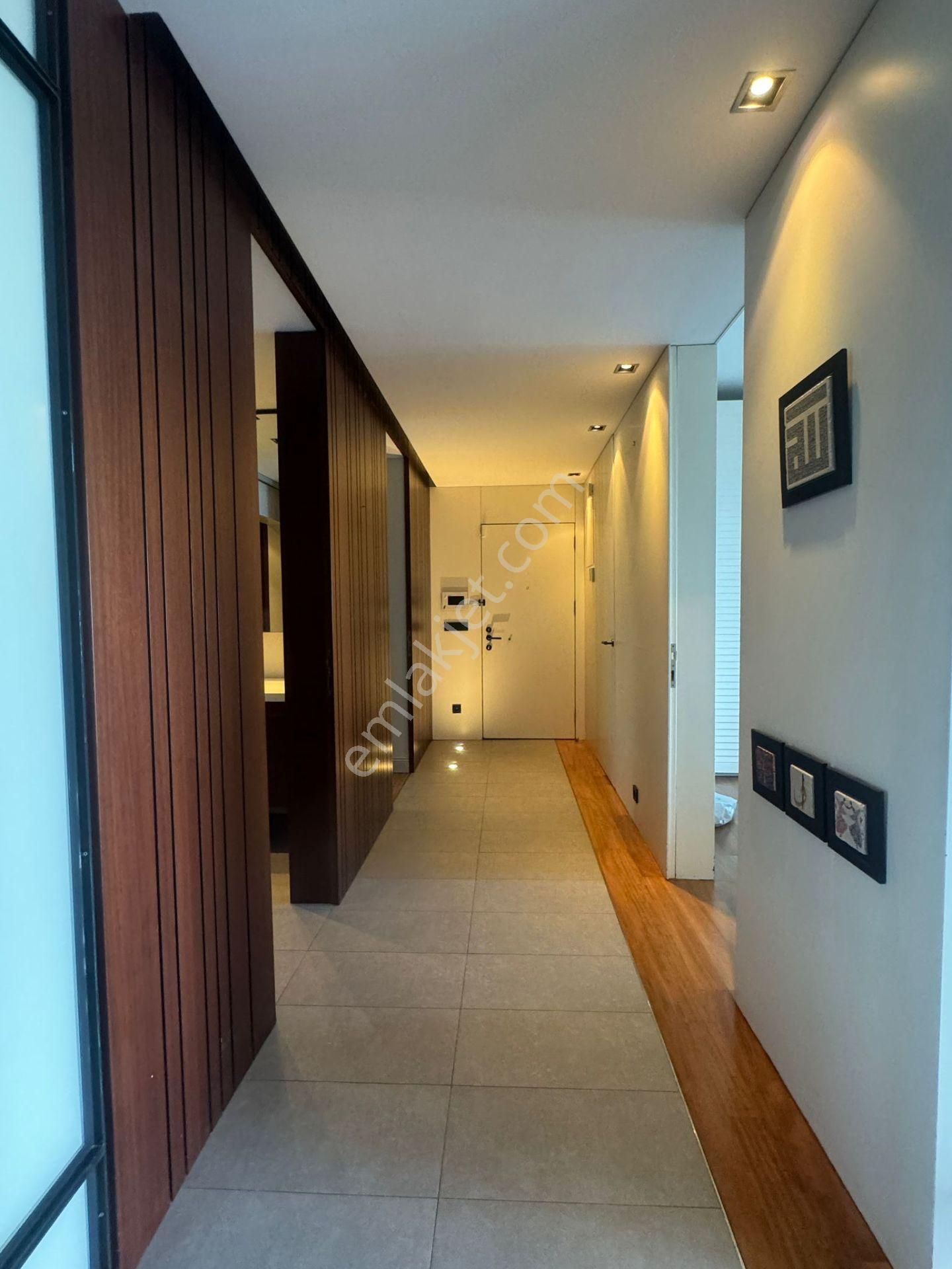 Emirganda Boğaz Manzaralı | Bahçeli | 2+1 Eşyalı Kiralık Daire - Görsel 20