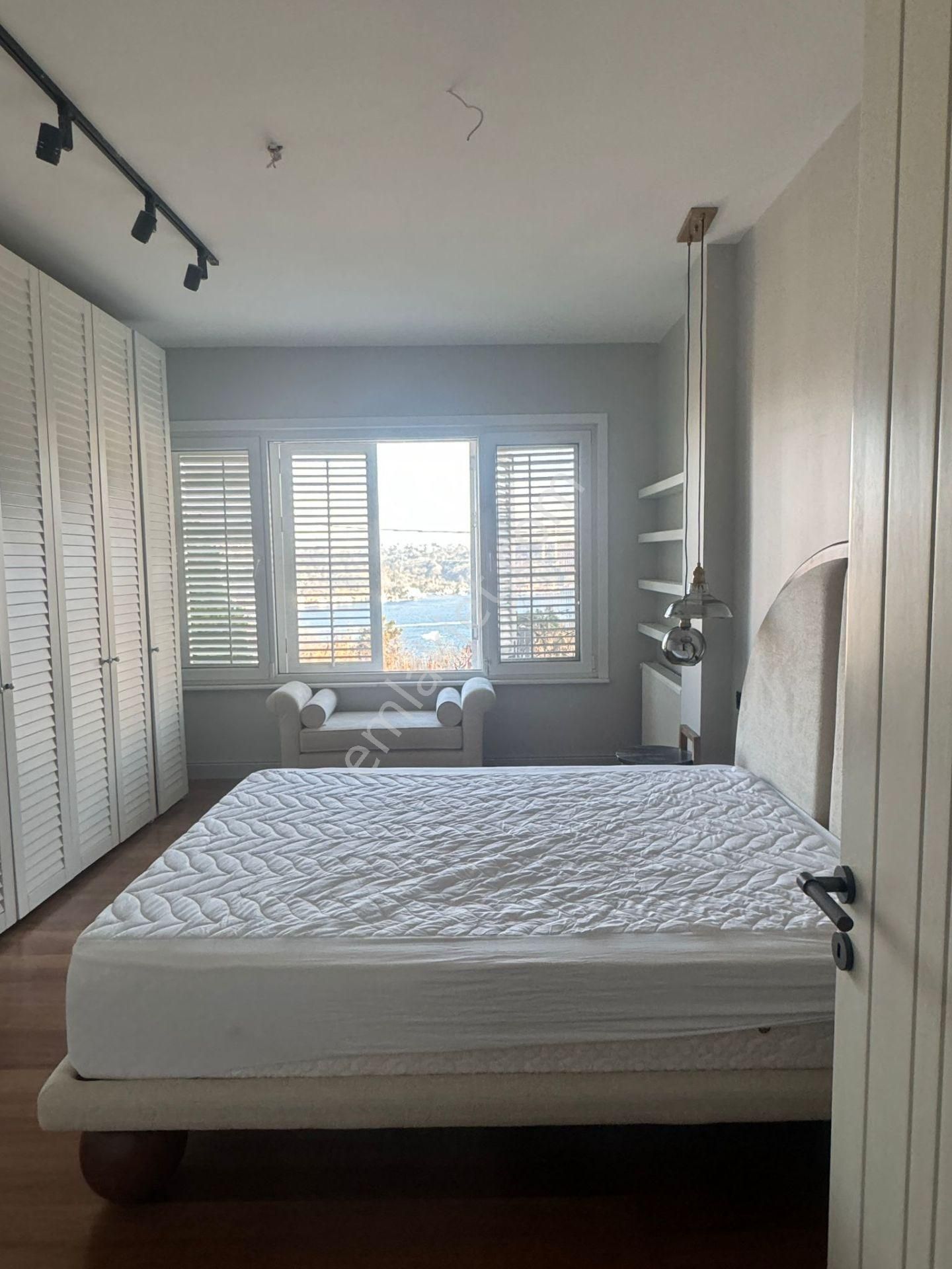 Emirganda Boğaz Manzaralı | Bahçeli | 2+1 Eşyalı Kiralık Daire - Görsel 13