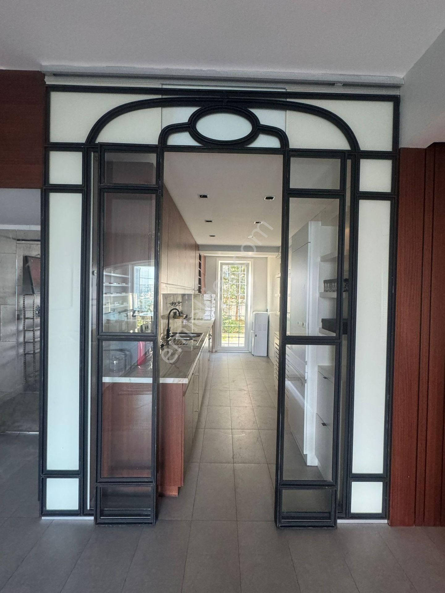 Emirganda Boğaz Manzaralı | Bahçeli | 2+1 Eşyalı Kiralık Daire - Görsel 11