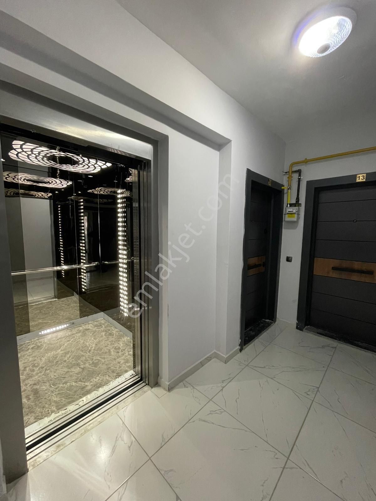 Atakum Alanlıda Deniz Manzaralı Satılık 1+1 Dairelere - Görsel 14