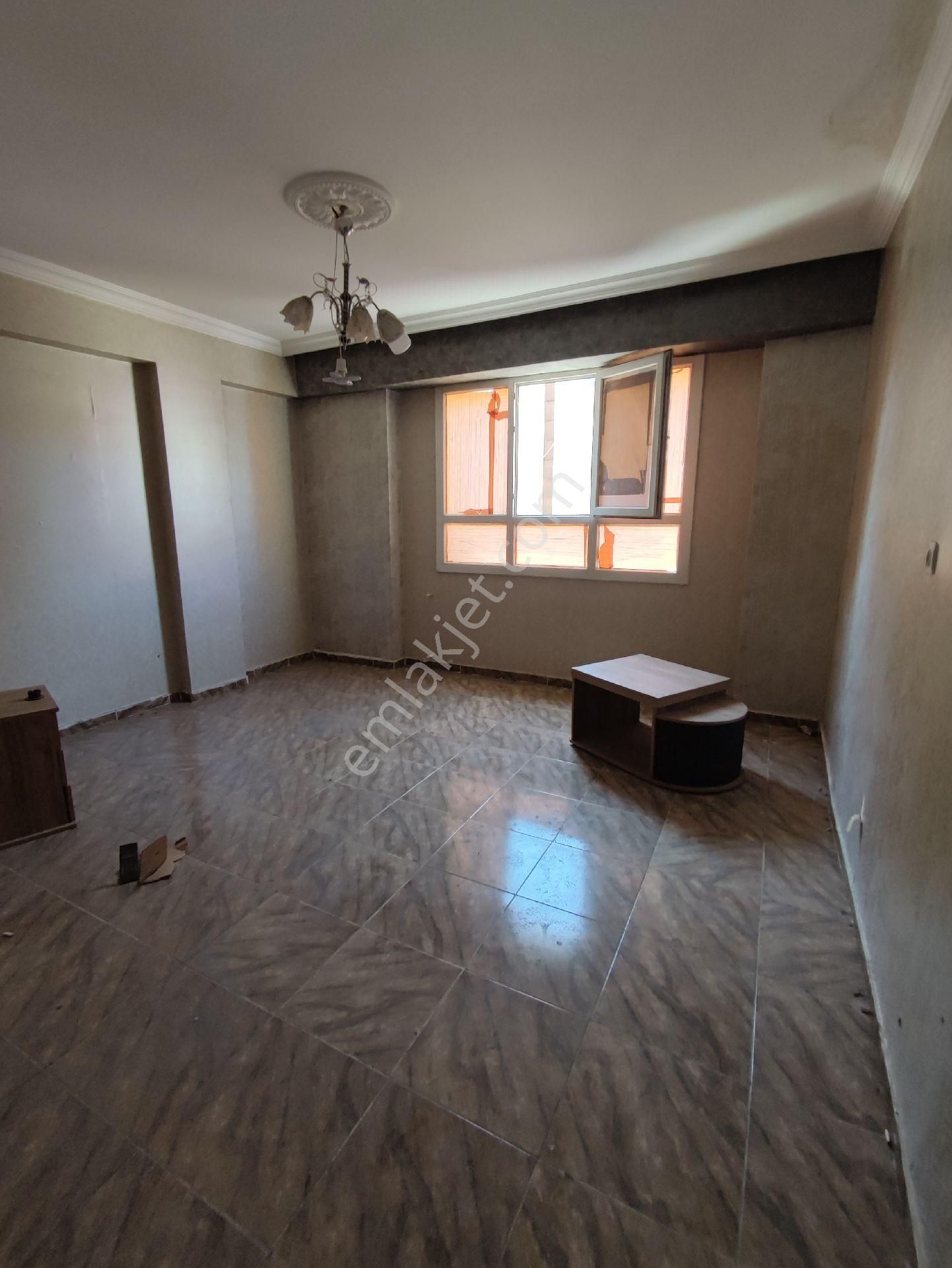 Topcumeydani'nda Kiralık Bakımlı 3+1 Daire - Görsel 6