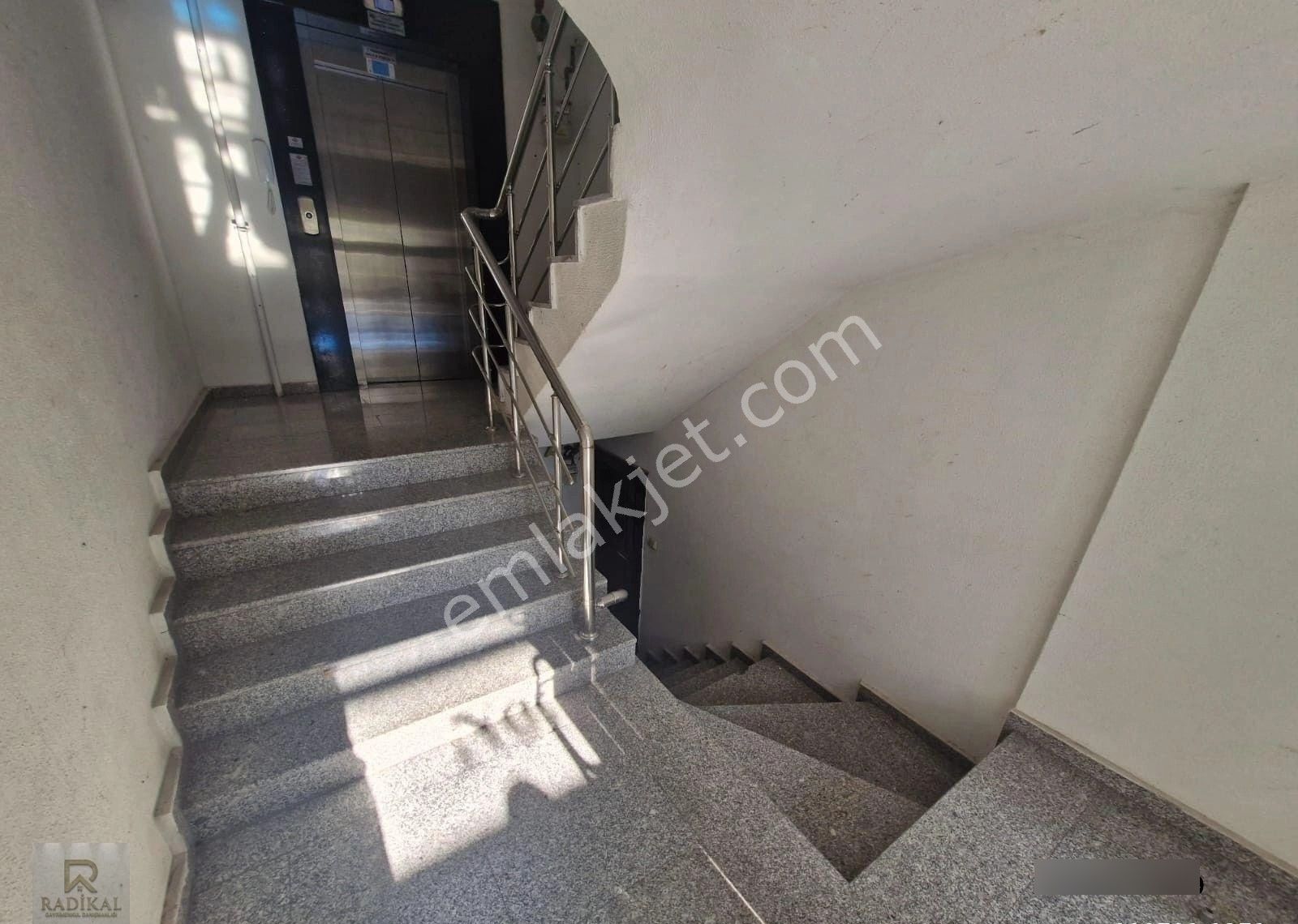 Çankaya Mahallesi Ebu Ziya Tevfik Sokak M2 Yüksek Emsalsiz Kiralık Ofis-büro..... - Görsel 25