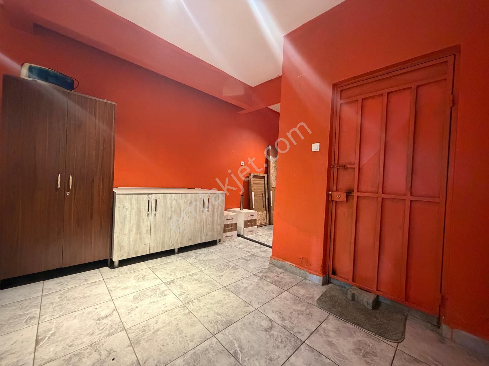 Hükümet Caddesine 20 Metre-işlek Lokasyonda-yatırımlık Dükkan - Görsel 13