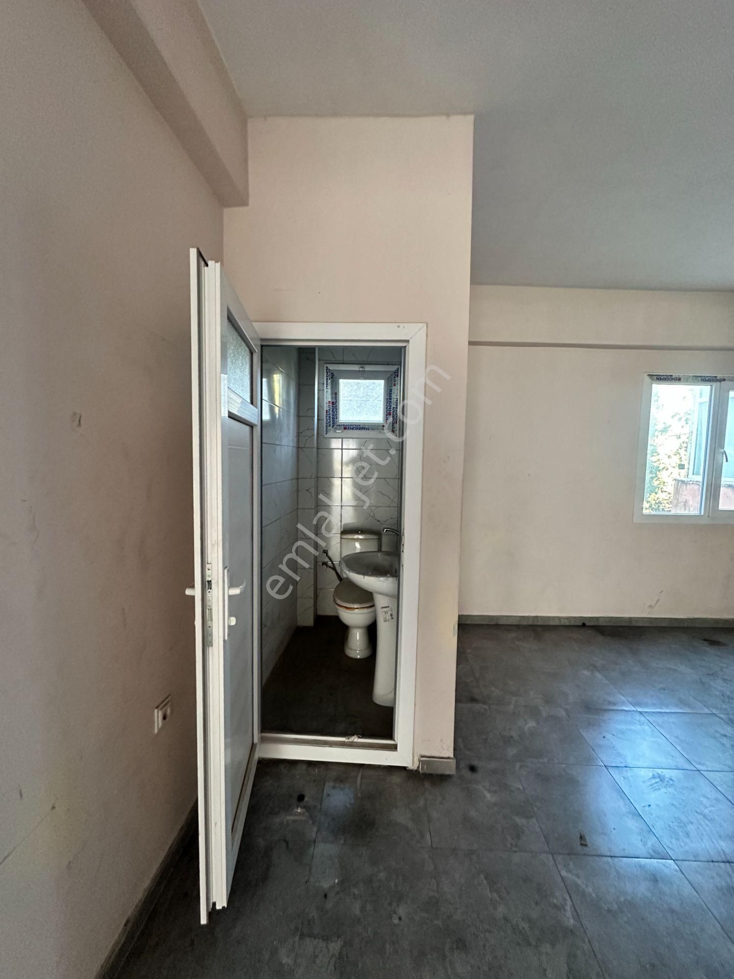 Çalışkan__dan Karabağlar Aydın Mahallesi De Kiralık Dükkan - Görsel 7