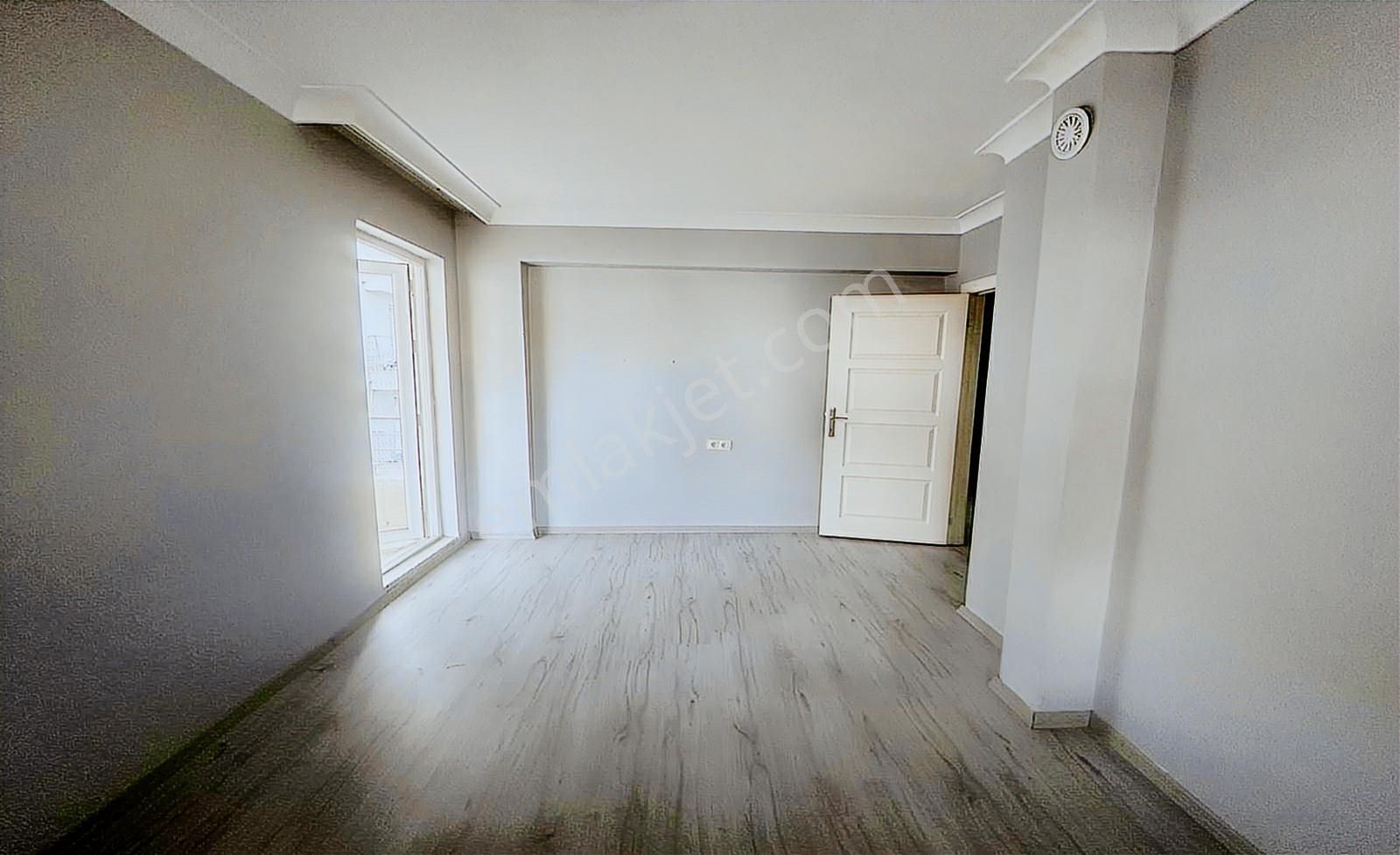 Yüzme Havuzu Karşısında Otobüs Durağı Yanın'da Cadde Üstü Dublex - Görsel 18