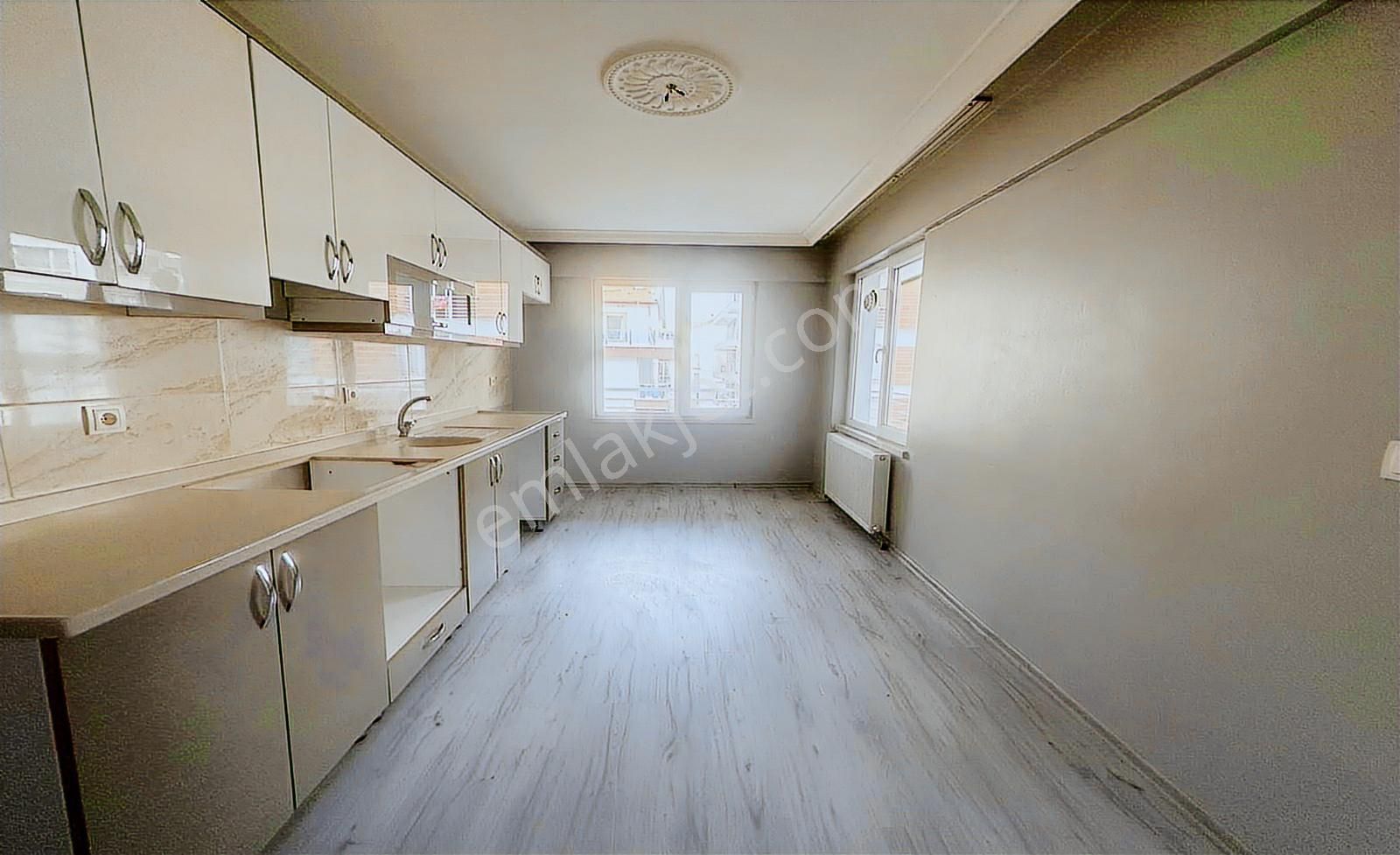 Yüzme Havuzu Karşısında Otobüs Durağı Yanın'da Cadde Üstü Dublex - Görsel 33