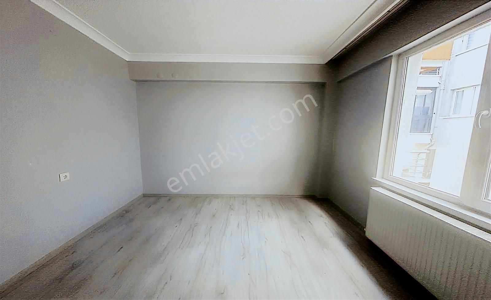 Yüzme Havuzu Karşısında Otobüs Durağı Yanın'da Cadde Üstü Dublex - Görsel 6