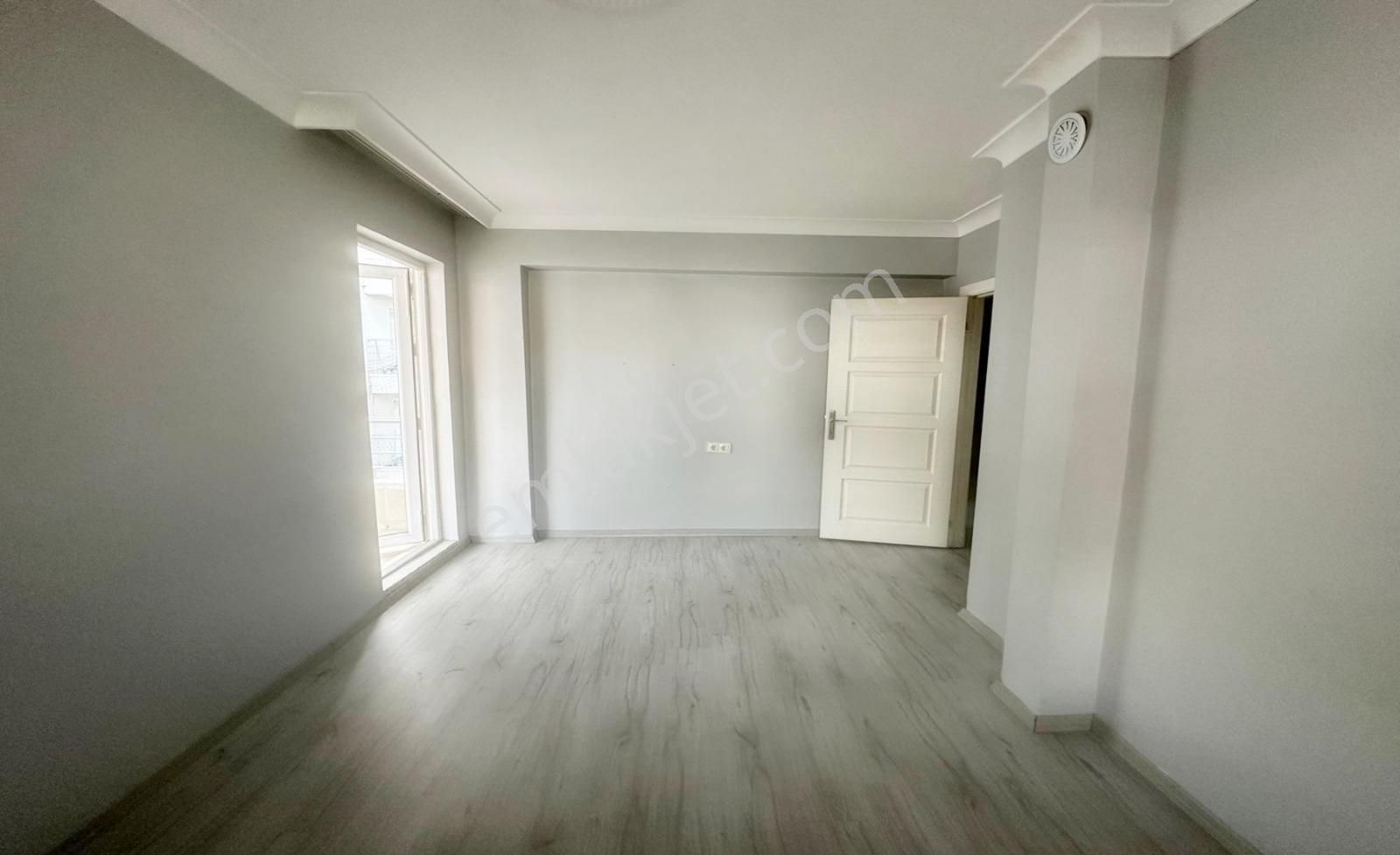 Yüzme Havuzu Karşısında Otobüs Durağı Yanın'da Cadde Üstü Dublex - Görsel 17