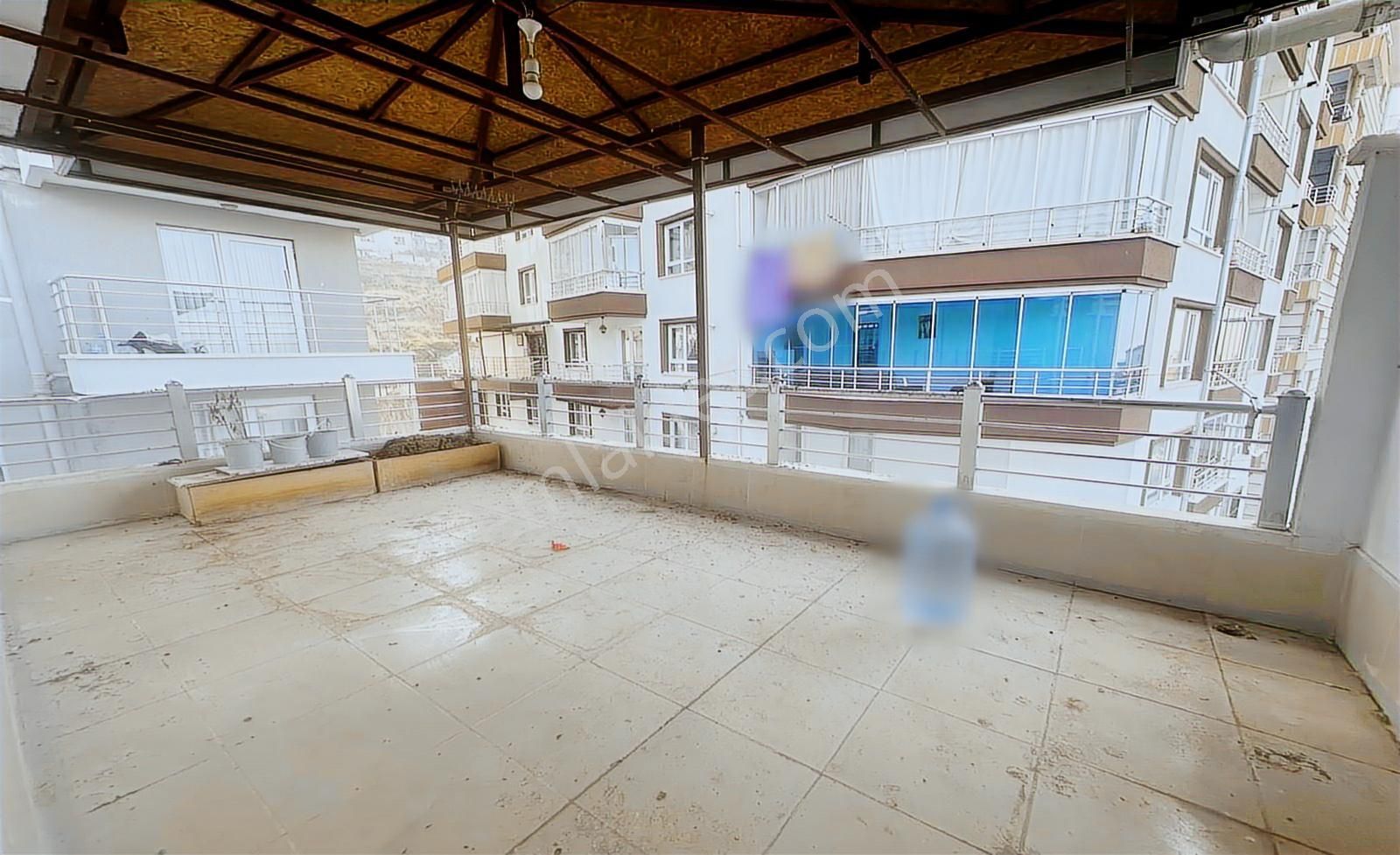 Yüzme Havuzu Karşısında Otobüs Durağı Yanın'da Cadde Üstü Dublex - Görsel 8