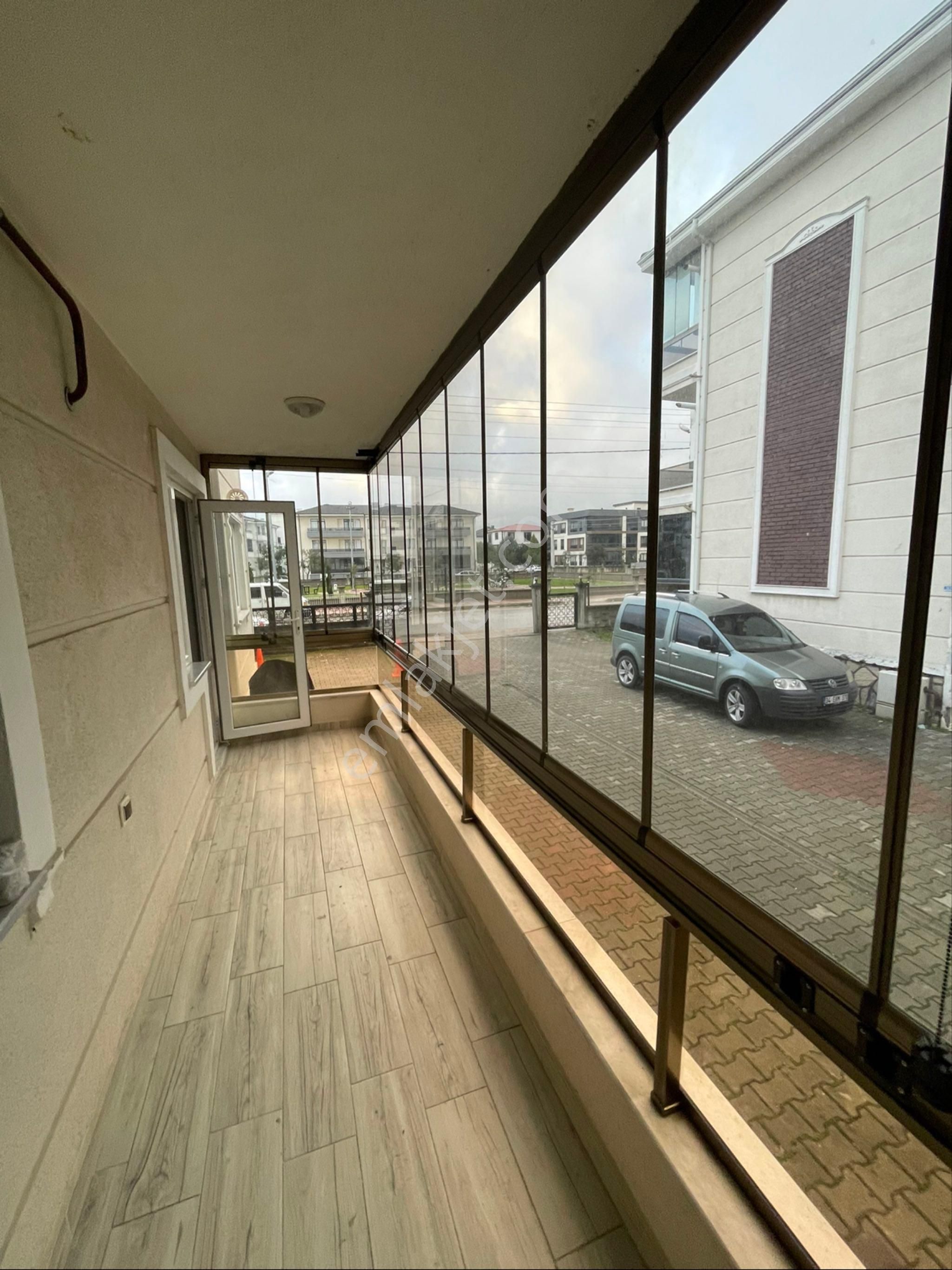 Emlakçe G Y M’den Hanlı Mahallesinde Kiralık 2+1 Daire - Görsel 8