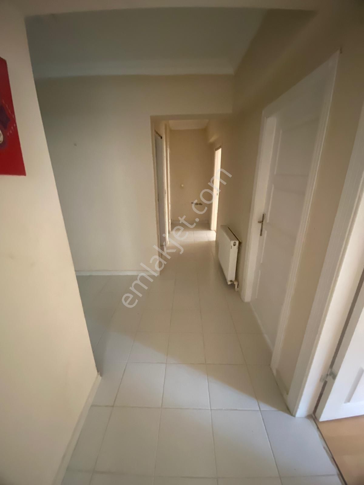 Alsancak Mahallesinde Ebeveyn Banyolu 3+1 Geniş Kullanışlı Bahçe Katı Satılık Daire - Görsel 13