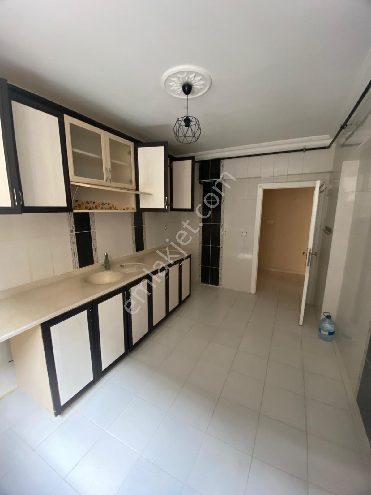 Alsancak Mahallesinde Ebeveyn Banyolu 3+1 Geniş Kullanışlı Bahçe Katı Satılık Daire - Görsel 35